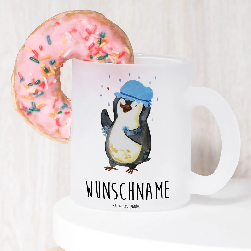 Personalisierte Teetasse Pinguin duscht Personalisierte Teetasse, Personalisiertes Teeglas, Personalisierter Teebecher, Personalisierte Glas Teetasse, Personalisierte Teetasse aus Glas, Teetasse mit Namen, Teeglas mit Namen, Teebecher mit Namen, Glas Teetasse mit Namen, Teetasse aus Glas mit Namen, Teetasse Wunschname, Teetasse selbst gestalten., Pinguin, Pinguine, Dusche, duschen, Lebensmotto, Motivation, Neustart, Neuanfang, glücklich sein