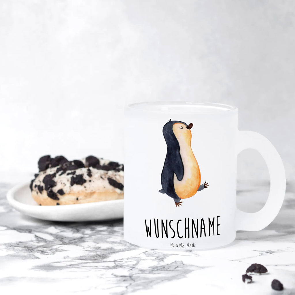 Personalisierte Teetasse Pinguin marschierend Personalisierte Teetasse, Personalisiertes Teeglas, Personalisierter Teebecher, Personalisierte Glas Teetasse, Personalisierte Teetasse aus Glas, Teetasse mit Namen, Teeglas mit Namen, Teebecher mit Namen, Glas Teetasse mit Namen, Teetasse aus Glas mit Namen, Teetasse Wunschname, Teetasse selbst gestalten., Pinguin, Pinguine, Frühaufsteher, Langschläfer, Bruder, Schwester, Familie