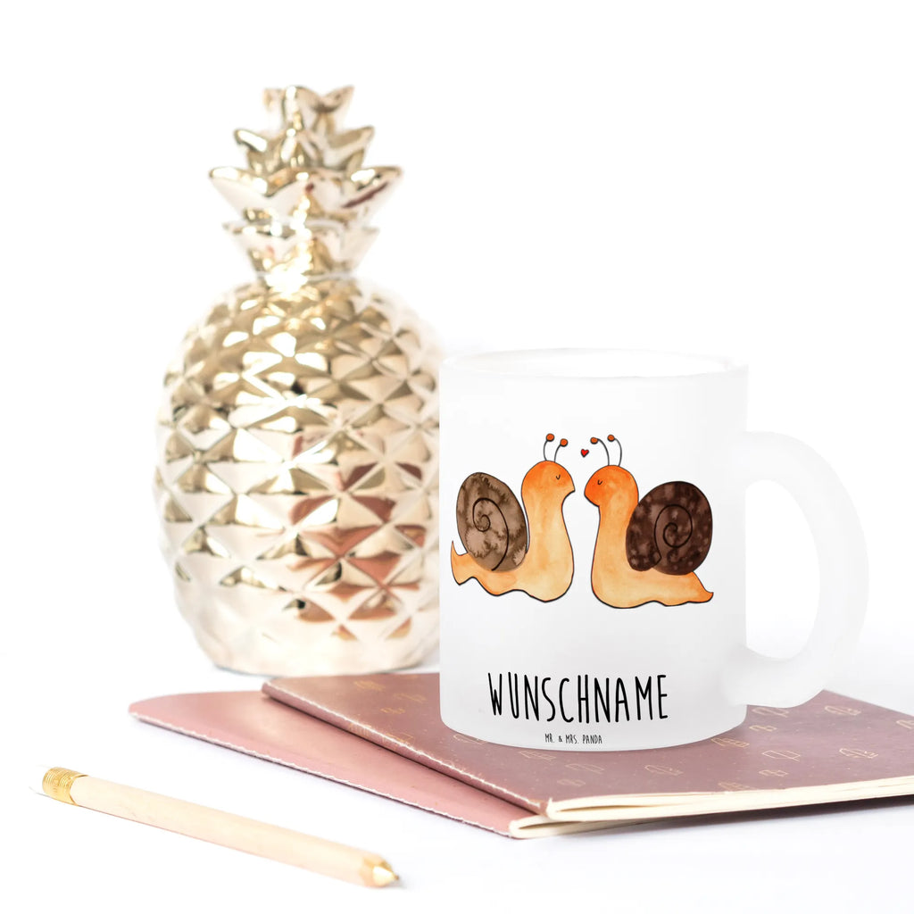 Personalisierte Teetasse Schnecken Liebe Personalisierte Teetasse, Personalisiertes Teeglas, Personalisierter Teebecher, Personalisierte Glas Teetasse, Personalisierte Teetasse aus Glas, Teetasse mit Namen, Teeglas mit Namen, Teebecher mit Namen, Glas Teetasse mit Namen, Teetasse aus Glas mit Namen, Teetasse Wunschname, Teetasse selbst gestalten., Liebe, Partner, Freund, Freundin, Ehemann, Ehefrau, Heiraten, Verlobung, Heiratsantrag, Liebesgeschenk, Jahrestag, Hocheitstag