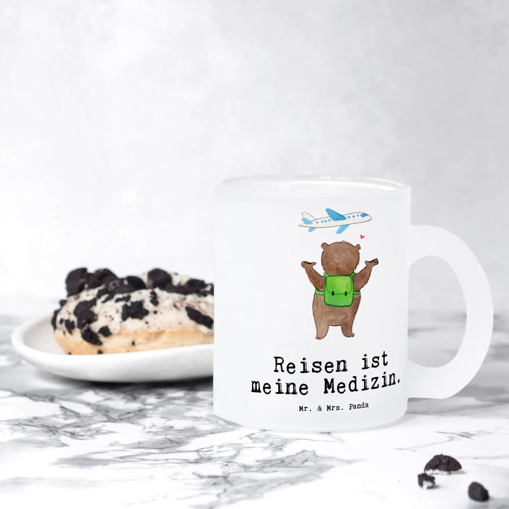 Teetasse Bär Reisen Teetasse, Teeglas, Teebecher, Tasse mit Henkel, Tasse, Glas Teetasse, Teetasse aus Glas, Geschenk, Sport, Sportart, Hobby, Schenken, Danke, Dankeschön, Auszeichnung, Gewinn, Sportler, Reisen, Weltreise, Urlaub, Urlaube, Auslandsjahr, Austauschjahr, Schüleraustausch, Reisegruppe, Reiseveranstalter, Reisebüro