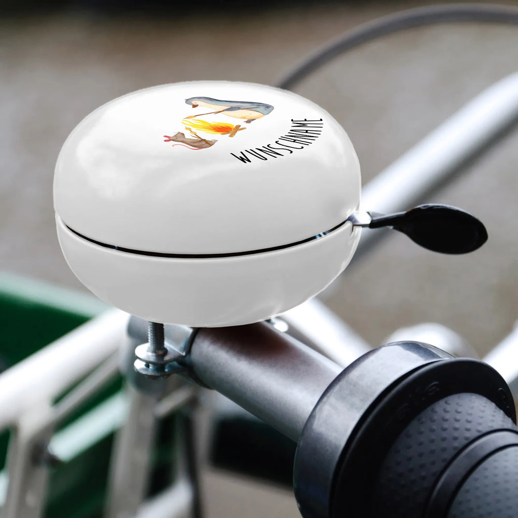 Personalisierte Fahrradklingel Pinguin Lagerfeuer Personalisierte Fahrradklingel, Personalisierte Fahrradglocke, Fahrradklingel mit Namen, Fahrradglocke mit Namen, Fahrradklingel selbst gestalten, Fahrradklingel Wunschname, Fahrradklingel Personalisiert, Fahrradklingel Individuell, Individuelle Fahrradklingel, Fahrradklingel Individuell Gestalten, Pinguin, Maus, Pinguine, Lagerfeuer, Leben, Arbeit, Job, Motivation, Büro, Büroalltag, Lebensspruch, Lebensmotivation, Neustart, Liebe, grillen, Feuer, Marshmallows