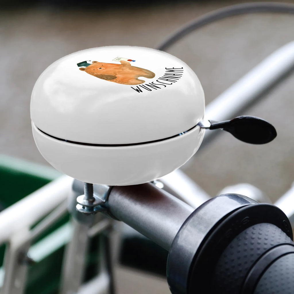 Personalisierte Fahrradklingel Prüfungsbär Personalisierte Fahrradklingel, Personalisierte Fahrradglocke, Fahrradklingel mit Namen, Fahrradglocke mit Namen, Fahrradklingel selbst gestalten, Fahrradklingel Wunschname, Fahrradklingel Personalisiert, Fahrradklingel Individuell, Individuelle Fahrradklingel, Fahrradklingel Individuell Gestalten, Bär, Teddy, Teddybär, Abitur, Prüfungen, Prüfung bestanden, Abschluss, Zeugnis, Abschlusszeugnis