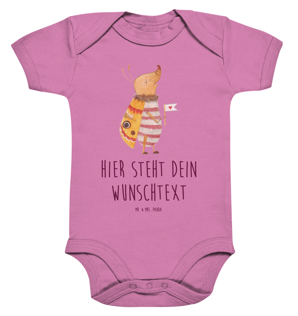 Personalisierter Baby Body Nachtfalter mit Fähnchen Personalisierter Baby Body, Personalisierte Babykleidung, Personalisierter Babystrampler, Personalisierter Strampler, Personalisierter Wickelbody, Personalisierte Baby Erstausstattung, Junge, Mädchen, Tiermotive, Gute Laune, lustige Sprüche, Tiere, Nachtfalter, Käfer, Spruch lustig, Spruch witzig, süß, niedlich, Küche Deko, Was kostet die Welt