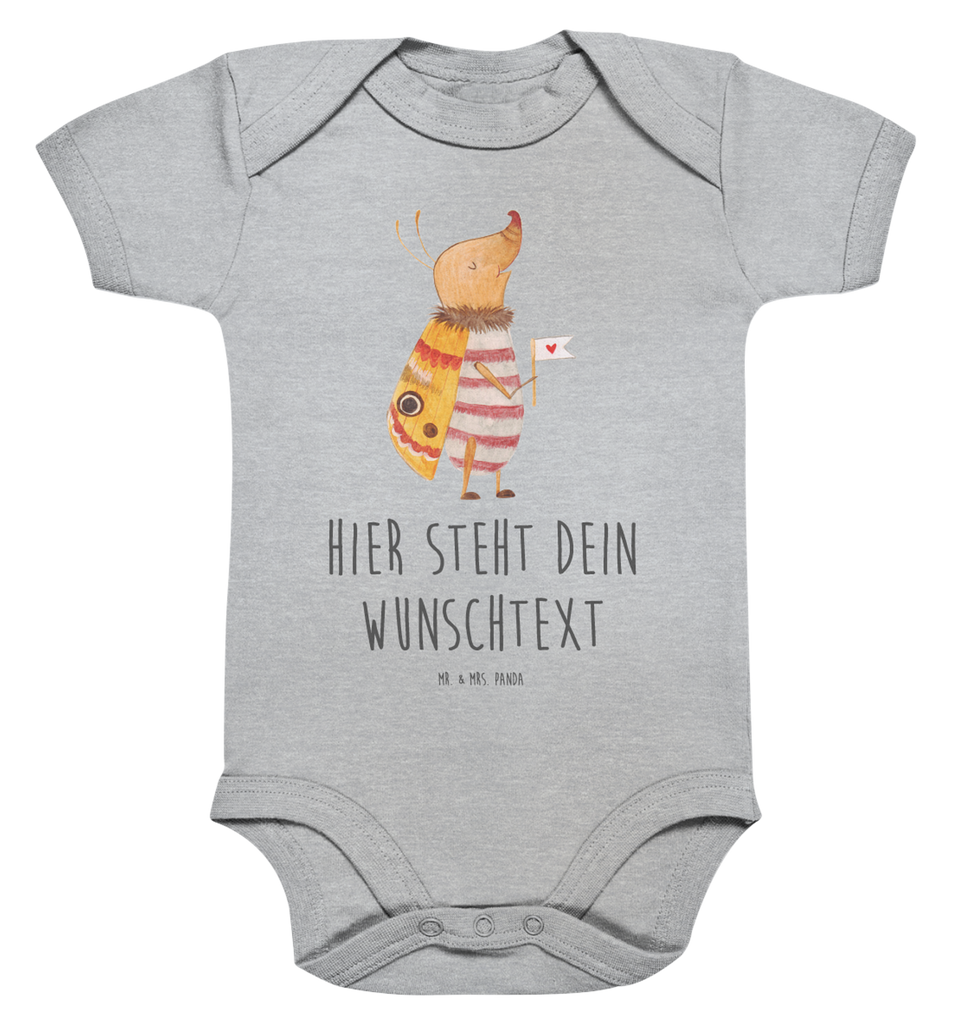 Personalisierter Baby Body Nachtfalter mit Fähnchen Personalisierter Baby Body, Personalisierte Babykleidung, Personalisierter Babystrampler, Personalisierter Strampler, Personalisierter Wickelbody, Personalisierte Baby Erstausstattung, Junge, Mädchen, Tiermotive, Gute Laune, lustige Sprüche, Tiere, Nachtfalter, Käfer, Spruch lustig, Spruch witzig, süß, niedlich, Küche Deko, Was kostet die Welt