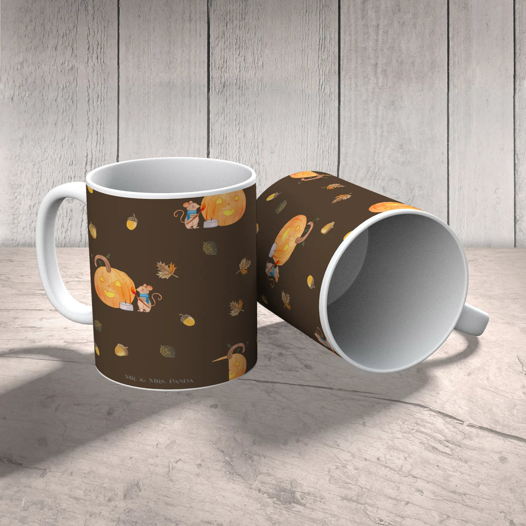 Tasse Kürbis Maus Muster Tasse, Kaffeetasse, Teetasse, Becher, Kaffeebecher, Teebecher, Keramiktasse, Porzellantasse, Büro Tasse, Geschenk Tasse, Tasse Sprüche, Tasse Motive, Kaffeetassen, Tasse bedrucken, Designer Tasse, Cappuccino Tassen, Schöne Teetassen, Halloween, Deko, Martinssingen, Dekoration, Geschenke, Schenken, Halloween Deko, Trick or Treat, Süßes sonst gibt's saures, Maus, Kürbis, Kerzen