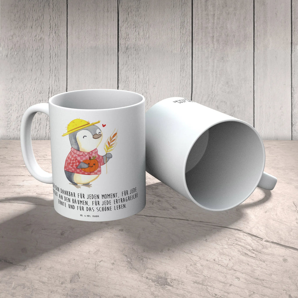 Tasse Erntedankfest Pinguin Tasse, Kaffeetasse, Teetasse, Becher, Kaffeebecher, Teebecher, Keramiktasse, Porzellantasse, Büro Tasse, Geschenk Tasse, Tasse Sprüche, Tasse Motive, Kaffeetassen, Tasse bedrucken, Designer Tasse, Cappuccino Tassen, Schöne Teetassen, Erntedank, Erntedankfest, Erntedank Kindergarten, Erntedankspruch, Erntedank Sprüche, Erntedankfest deko, Erntedank Deko, Erntedank mit Kindern, Thanksgiving, Kürbis, Dankbarkeits Spruch, Herbst Motiv