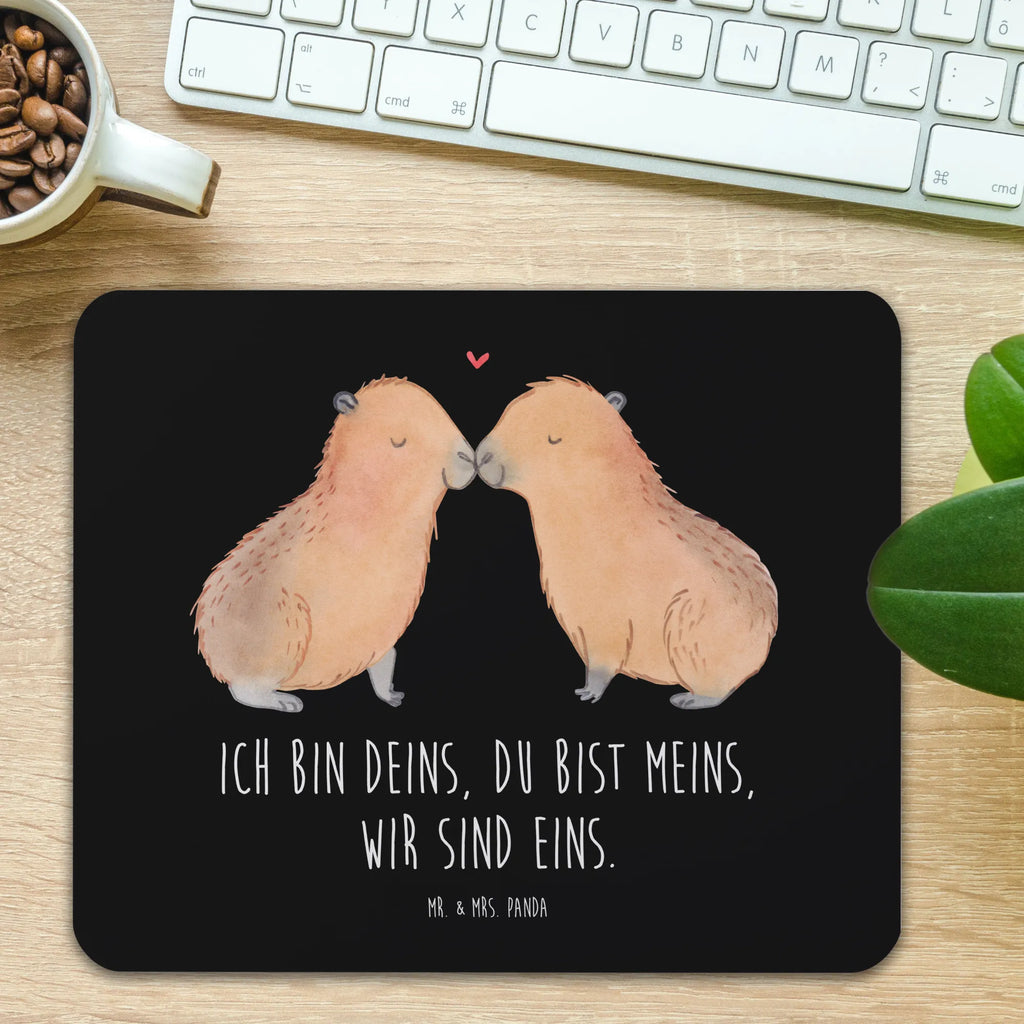 Mauspad Capybara Liebe Mousepad, Computer zubehör, Büroausstattung, PC Zubehör, Arbeitszimmer, Mauspad, Einzigartiges Mauspad, Designer Mauspad, Mausunterlage, Mauspad Büro, Tiermotive, Gute Laune, lustige Sprüche, Tiere, Capybara, Liebe, verliebt, Paar, Jahrestag, Kuschel Capybaras, Tierliebe, Romantisches Geschenk, Handgezeichnet, Verschmolzen, Geschenkidee, Beziehung, Partnertiere, Ich bin deins, Du bist meins, Liebesspruch, Herzlich, Valentinstag, Ehejubiläum, Liebesbeweis