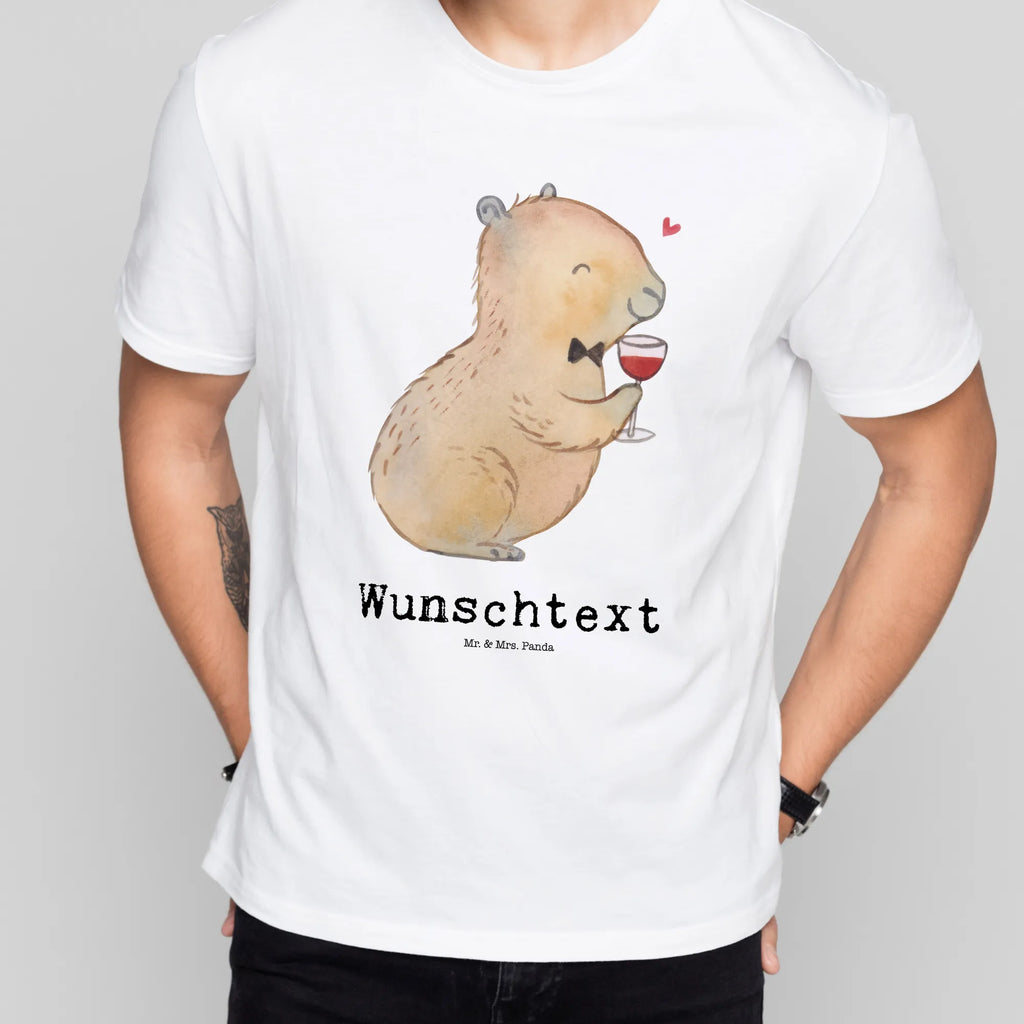 Personalisiertes T-Shirt Capybara Wein T-Shirt Personalisiert, T-Shirt mit Namen, T-Shirt mit Aufruck, Männer, Frauen, Tiermotive, Gute Laune, lustige Sprüche, Tiere, Capybara Weinflasche, Weinliebhaber Geschenk, Capybara Zeichnung, Adrette Tiere, Panda Handzeichnung, Weintrinkendes Nagetier, Capybara Kunstwerk, Geschenk für Weinkenner, Stilvolles Capybara, Heiterer Capybara, Liebe zum Wein Spruch, Wein Spaßbild, Handgezeichnetes Capybara