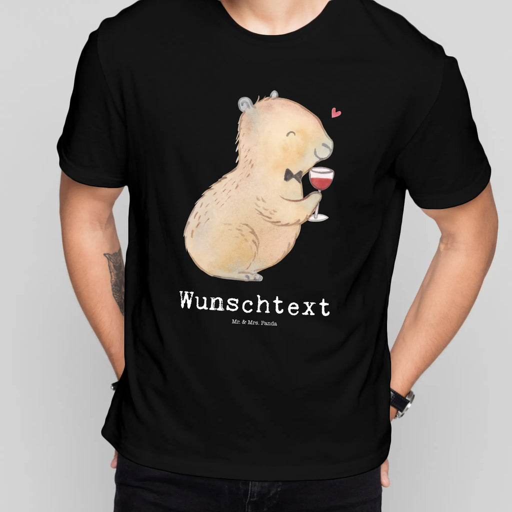 Personalisiertes T-Shirt Capybara Wein T-Shirt Personalisiert, T-Shirt mit Namen, T-Shirt mit Aufruck, Männer, Frauen, Tiermotive, Gute Laune, lustige Sprüche, Tiere, Capybara Weinflasche, Weinliebhaber Geschenk, Capybara Zeichnung, Adrette Tiere, Panda Handzeichnung, Weintrinkendes Nagetier, Capybara Kunstwerk, Geschenk für Weinkenner, Stilvolles Capybara, Heiterer Capybara, Liebe zum Wein Spruch, Wein Spaßbild, Handgezeichnetes Capybara