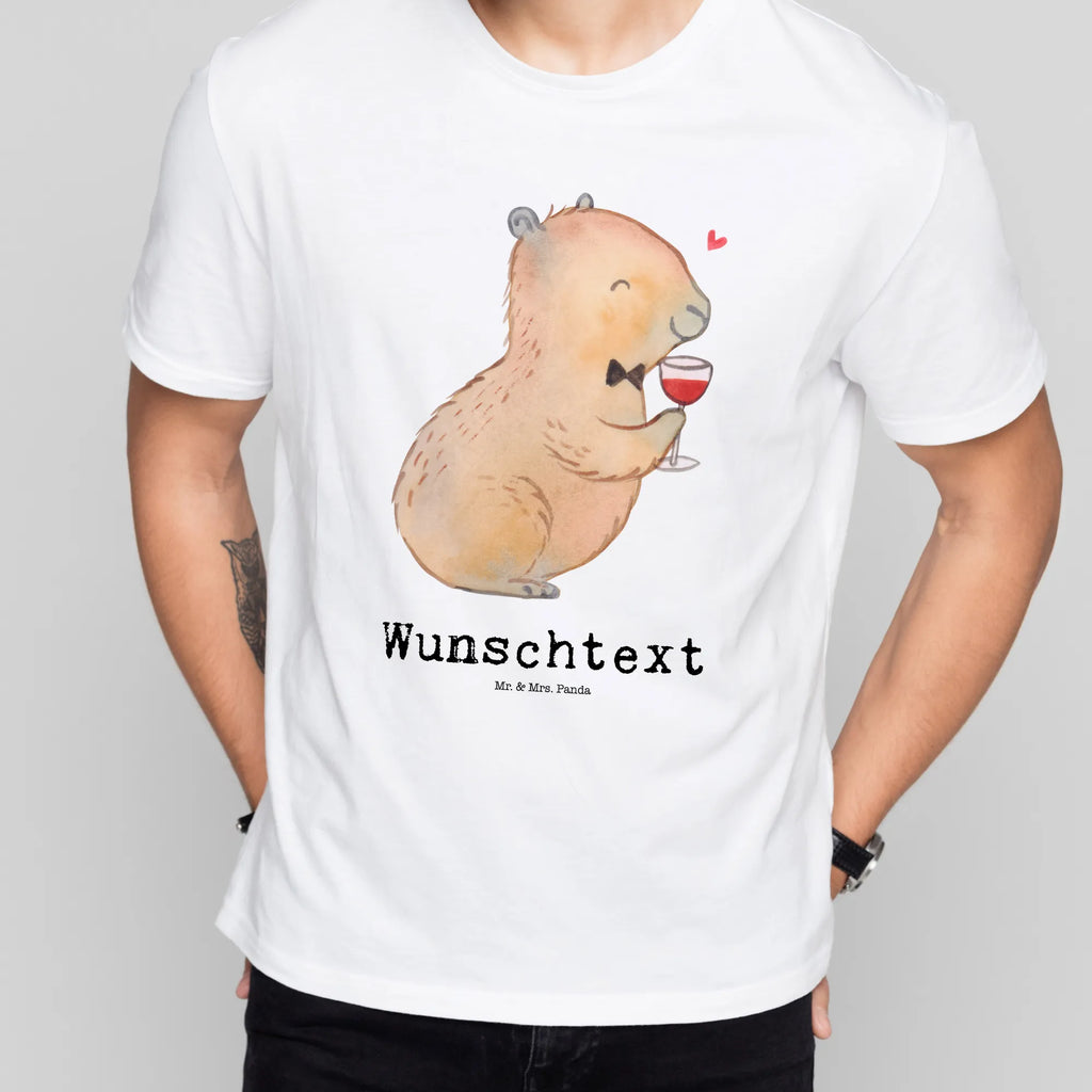 Personalisiertes T-Shirt Capybara Wein T-Shirt Personalisiert, T-Shirt mit Namen, T-Shirt mit Aufruck, Männer, Frauen, Tiermotive, Gute Laune, lustige Sprüche, Tiere, Capybara Weinflasche, Weinliebhaber Geschenk, Capybara Zeichnung, Adrette Tiere, Panda Handzeichnung, Weintrinkendes Nagetier, Capybara Kunstwerk, Geschenk für Weinkenner, Stilvolles Capybara, Heiterer Capybara, Liebe zum Wein Spruch, Wein Spaßbild, Handgezeichnetes Capybara