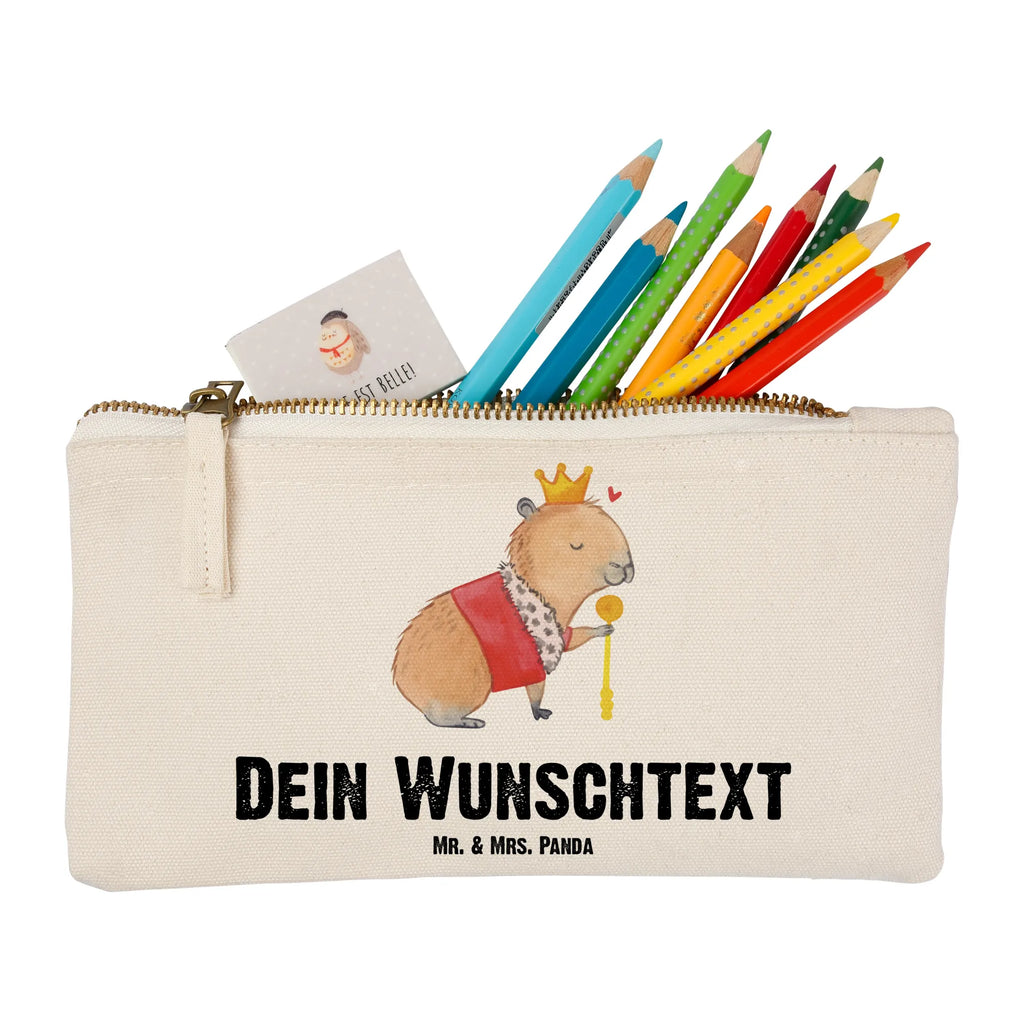 Personalisierte Schminktasche Capybara König Personalisierte Schminktasche, Personalisierte Kosmetiktasche, Personalisierter Kosmetikbeutel, Personalisiertes Stiftemäppchen, Personalisiertes Etui, Personalisierte Federmappe, Personalisierte Makeup Bag, Personalisiertes Schminketui, Personalisiertes Kosmetiketui, Personalisiertes Schlamperetui, Schminktasche mit Namen, Kosmetiktasche mit Namen, Kosmetikbeutel mit Namen, Stiftemäppchen mit Namen, Etui mit Namen, Federmappe mit Namen, Makeup Bg mit Namen, Schminketui mit Namen, Kosmetiketui mit Namen, Schlamperetui mit Namen, Schminktasche personalisieren, Schminktasche bedrucken, Schminktasche selbst gestalten, Tiermotive, Gute Laune, lustige Sprüche, Tiere, Capybara, König