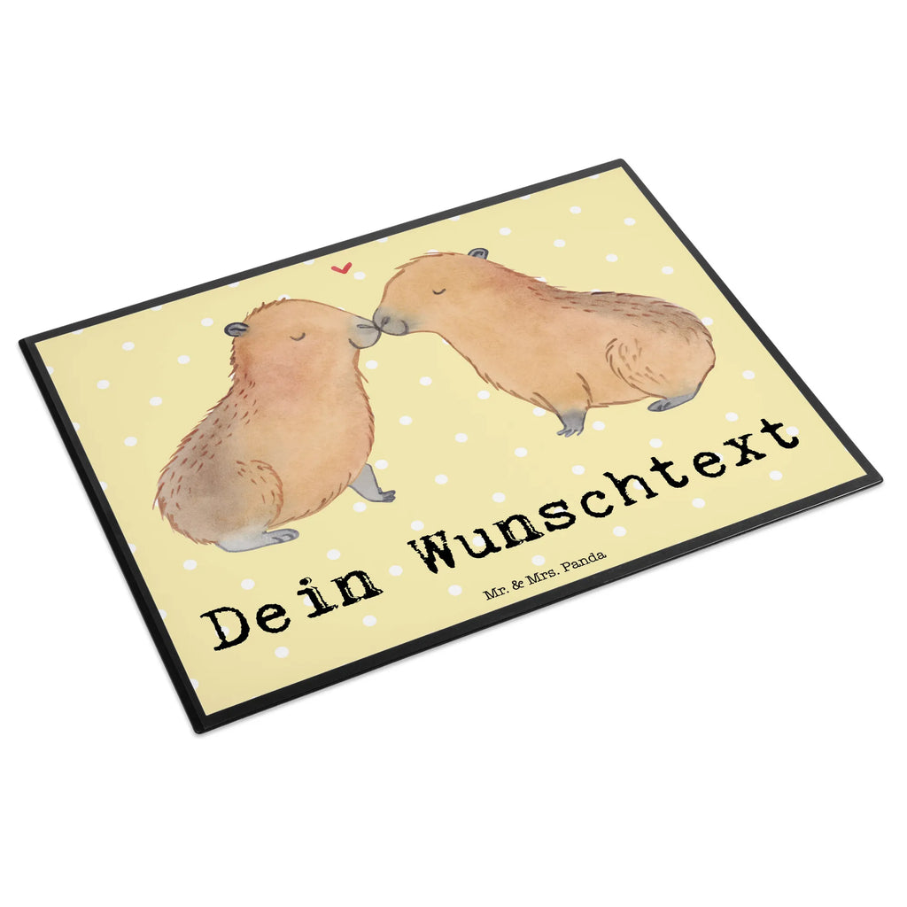 Personalisierte Schreibtischunterlage Capybara Liebe Personalisierte Schreibunterlage, Personalisierte Schreibtischauflage, Personalisierte Schreibtisch Unterlagen, Schreibunterlage mit Namen, Schreibtischauflage mit Namen, Schreibtisch Unterlagen mit Namen, Selbst gestalten, Namensaufdruck, Namenspersonalisierung, Tiermotive, Gute Laune, lustige Sprüche, Tiere, Capybara, Liebe, verliebt, Paar, Jahrestag, Kuschel Capybaras, Tierliebe, Romantisches Geschenk, Handgezeichnet, Verschmolzen, Geschenkidee, Beziehung, Partnertiere, Ich bin deins, Du bist meins, Liebesspruch, Herzlich, Valentinstag, Ehejubiläum, Liebesbeweis