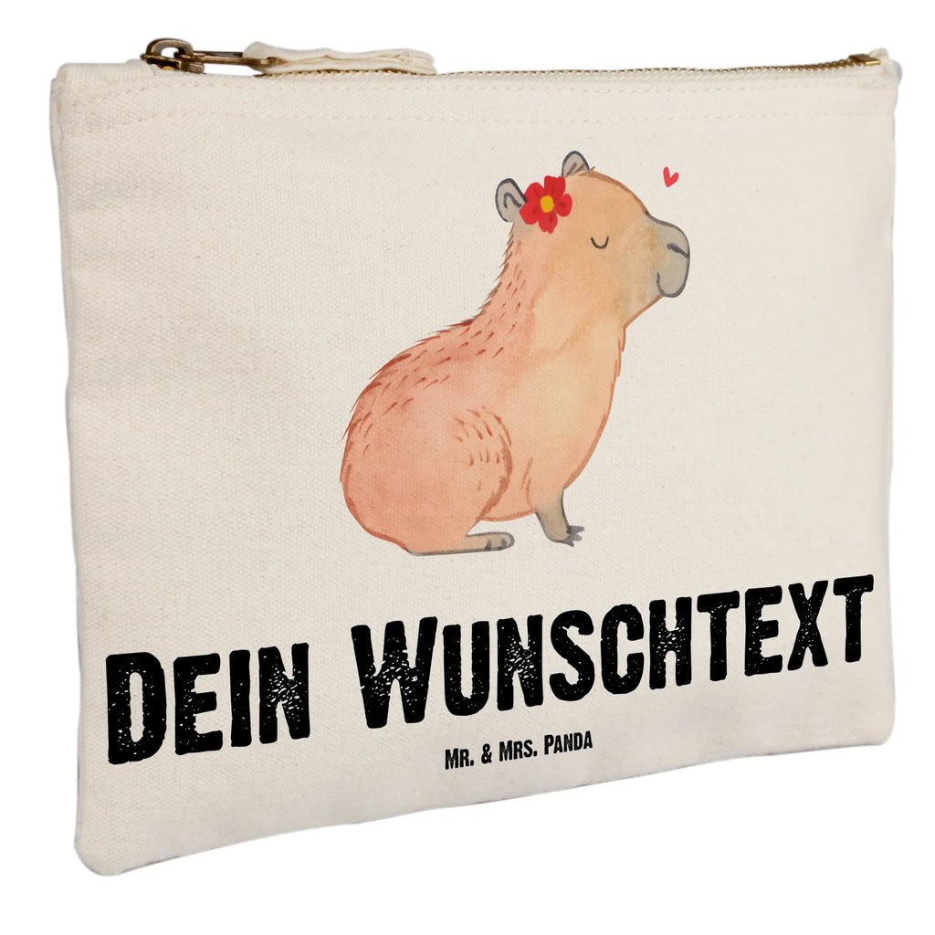 Personalisierte Schminktasche Capybara Blume Personalisierte Schminktasche, Personalisierte Kosmetiktasche, Personalisierter Kosmetikbeutel, Personalisiertes Stiftemäppchen, Personalisiertes Etui, Personalisierte Federmappe, Personalisierte Makeup Bag, Personalisiertes Schminketui, Personalisiertes Kosmetiketui, Personalisiertes Schlamperetui, Schminktasche mit Namen, Kosmetiktasche mit Namen, Kosmetikbeutel mit Namen, Stiftemäppchen mit Namen, Etui mit Namen, Federmappe mit Namen, Makeup Bg mit Namen, Schminketui mit Namen, Kosmetiketui mit Namen, Schlamperetui mit Namen, Schminktasche personalisieren, Schminktasche bedrucken, Schminktasche selbst gestalten, Tiermotive, Gute Laune, lustige Sprüche, Tiere, Capybara