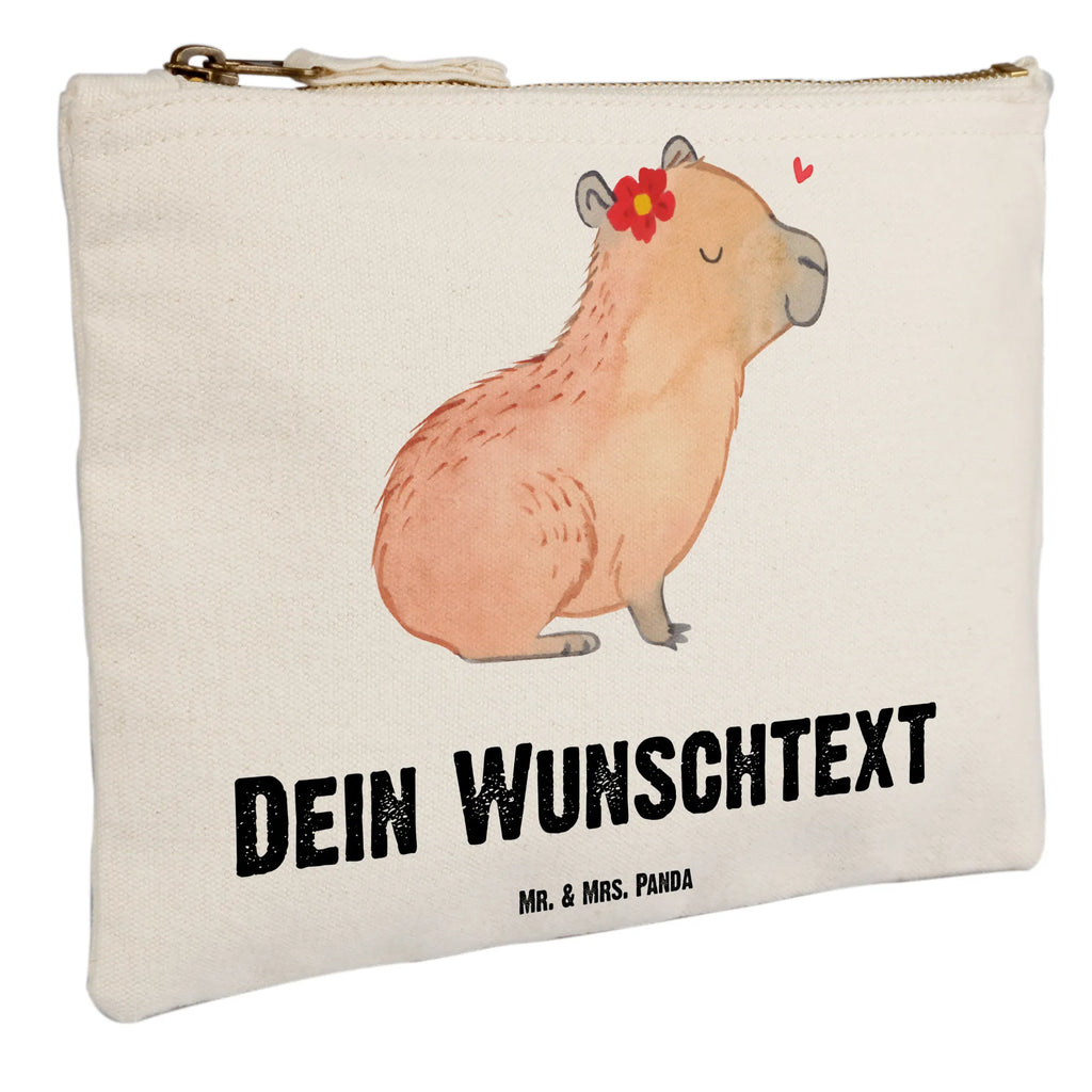 Personalisierte Schminktasche Capybara Blume Personalisierte Schminktasche, Personalisierte Kosmetiktasche, Personalisierter Kosmetikbeutel, Personalisiertes Stiftemäppchen, Personalisiertes Etui, Personalisierte Federmappe, Personalisierte Makeup Bag, Personalisiertes Schminketui, Personalisiertes Kosmetiketui, Personalisiertes Schlamperetui, Schminktasche mit Namen, Kosmetiktasche mit Namen, Kosmetikbeutel mit Namen, Stiftemäppchen mit Namen, Etui mit Namen, Federmappe mit Namen, Makeup Bg mit Namen, Schminketui mit Namen, Kosmetiketui mit Namen, Schlamperetui mit Namen, Schminktasche personalisieren, Schminktasche bedrucken, Schminktasche selbst gestalten, Tiermotive, Gute Laune, lustige Sprüche, Tiere, Capybara