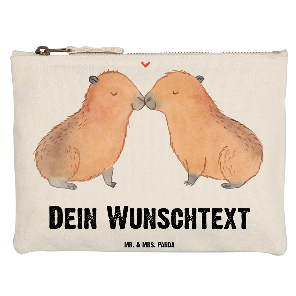 Personalisierte Schminktasche Capybara Liebe Personalisierte Schminktasche, Personalisierte Kosmetiktasche, Personalisierter Kosmetikbeutel, Personalisiertes Stiftemäppchen, Personalisiertes Etui, Personalisierte Federmappe, Personalisierte Makeup Bag, Personalisiertes Schminketui, Personalisiertes Kosmetiketui, Personalisiertes Schlamperetui, Schminktasche mit Namen, Kosmetiktasche mit Namen, Kosmetikbeutel mit Namen, Stiftemäppchen mit Namen, Etui mit Namen, Federmappe mit Namen, Makeup Bg mit Namen, Schminketui mit Namen, Kosmetiketui mit Namen, Schlamperetui mit Namen, Schminktasche personalisieren, Schminktasche bedrucken, Schminktasche selbst gestalten, Tiermotive, Gute Laune, lustige Sprüche, Tiere, Capybara, Liebe, verliebt, Paar, Jahrestag, Kuschel Capybaras, Tierliebe, Romantisches Geschenk, Handgezeichnet, Verschmolzen, Geschenkidee, Beziehung, Partnertiere, Ich bin deins, Du bist meins, Liebesspruch, Herzlich, Valentinstag, Ehejubiläum, Liebesbeweis