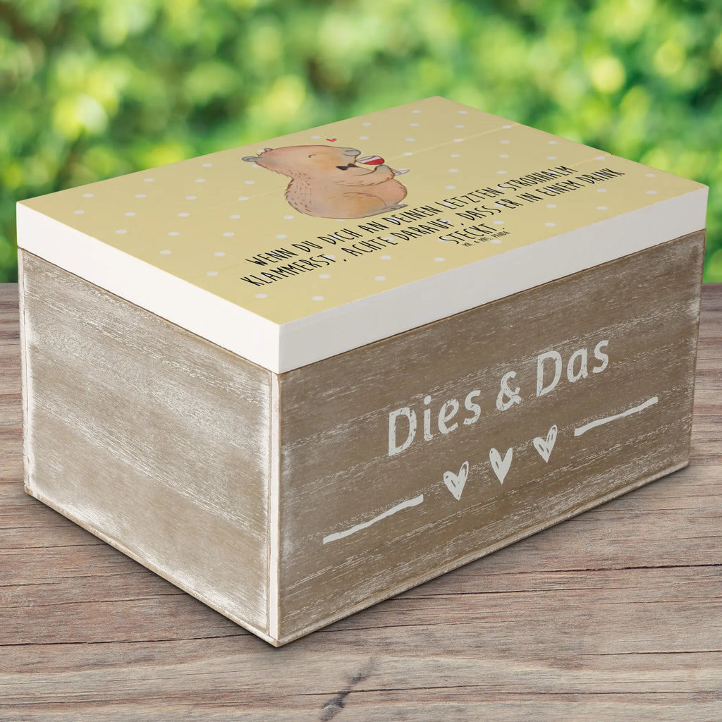 Holzkiste Capybara Wein Holzkiste, Kiste, Schatzkiste, Truhe, Schatulle, XXL, Erinnerungsbox, Erinnerungskiste, Dekokiste, Aufbewahrungsbox, Geschenkbox, Geschenkdose, Tiermotive, Gute Laune, lustige Sprüche, Tiere, Capybara Weinflasche, Weinliebhaber Geschenk, Capybara Zeichnung, Adrette Tiere, Panda Handzeichnung, Weintrinkendes Nagetier, Capybara Kunstwerk, Geschenk für Weinkenner, Stilvolles Capybara, Heiterer Capybara, Liebe zum Wein Spruch, Wein Spaßbild, Handgezeichnetes Capybara