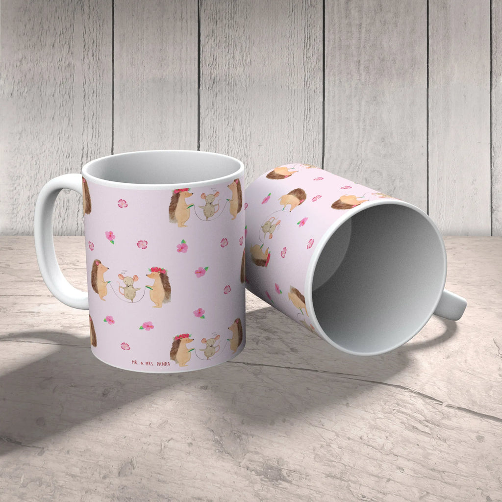 Tasse Igel Seilhüpfen Muster Tasse, Kaffeetasse, Teetasse, Becher, Kaffeebecher, Teebecher, Keramiktasse, Porzellantasse, Büro Tasse, Geschenk Tasse, Tasse Sprüche, Tasse Motive, Kaffeetassen, Tasse bedrucken, Designer Tasse, Cappuccino Tassen, Schöne Teetassen, Tiermotive, Gute Laune, lustige Sprüche, Tiere, Igel, Maus, Seilspringen, Seilhüpfen, Kinder, Kindergarten