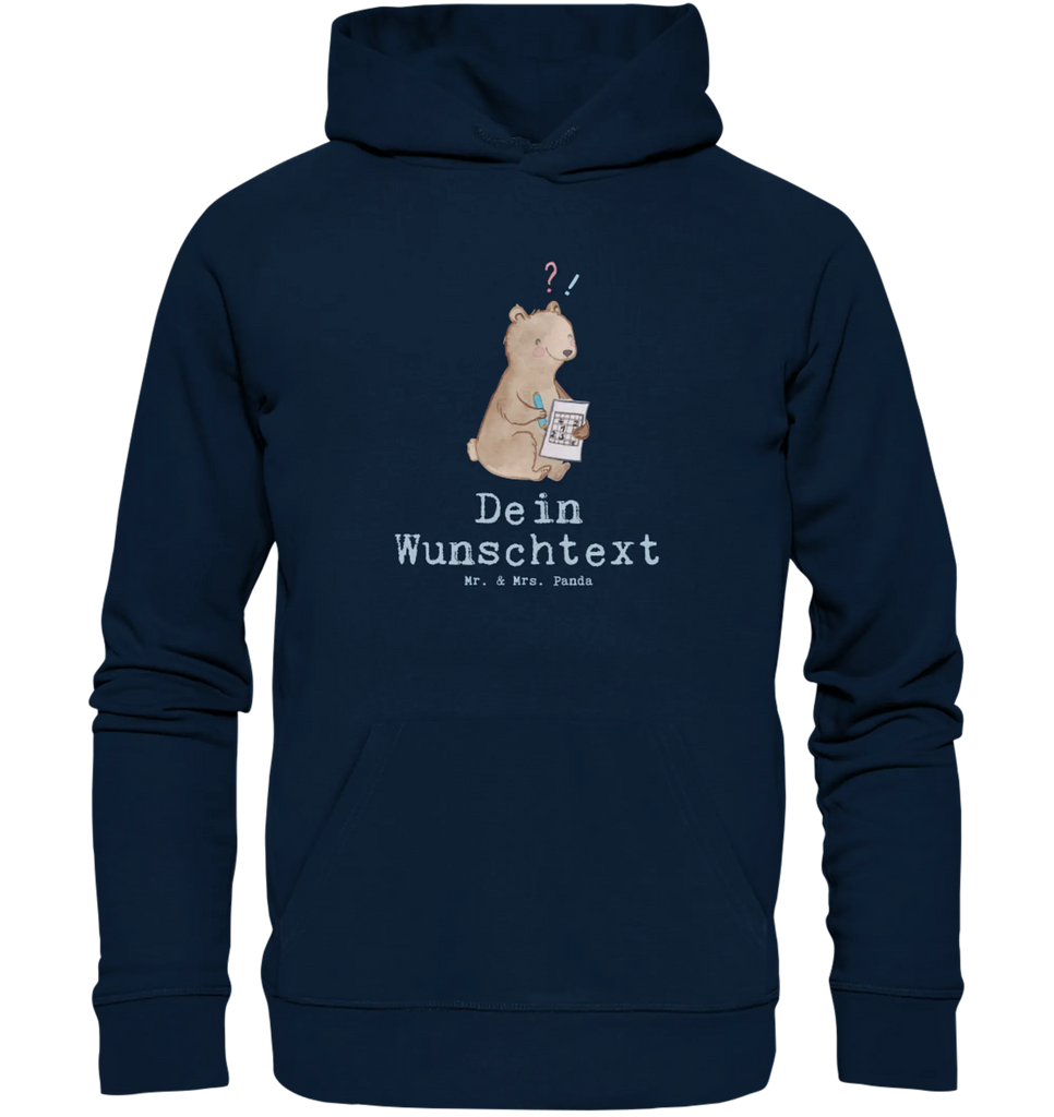 Personalisierter Hoodie Bär Rätsel lösen Personalisierter Hoodie, Namens-Hoodie, Wunschtext-Hoodie, Text-Hoodie, Hoodie mit Spruch, Hoodie mit Logo, Hoodie mit Bild, Hoodie mit Foto, Hoodie mit Design, Hoodie mit Aufdruck, Kapuzenpullover mit Wunschtext, Kapuzenpullover mit Wunschname, Kapuzenpullover mit Namen, Kapuzenpullover personalisiert, Unisex Hoodie personalisiert, Hoodie Männer personalisiert, Hoodie Frauen personalisiert, Kapuzenpullover Männer personalisiert, Kapuzenpullover Frauen personalisiert, Oberteil personalisiert, Geschenk, Sport, Sportart, Hobby, Schenken, Danke, Dankeschön, Auszeichnung, Gewinn, Sportler, Rätsel lösen, Kreuzworträtsel lösen, Knobeln, Gedächtnistraining, Gedächtnissport