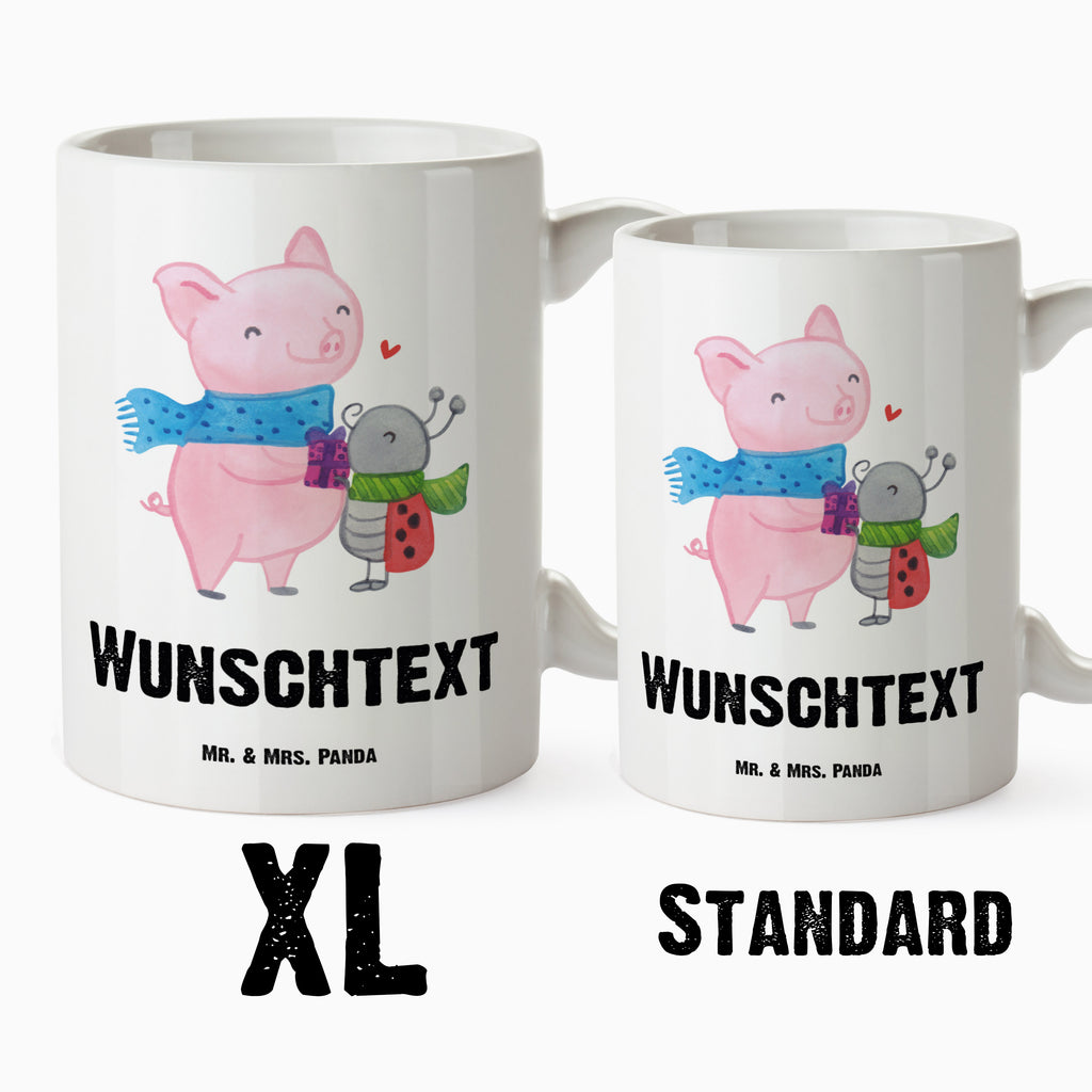 Personalisierte XL Tasse Glühschwein Smörle Personalisierte XL Tasse, Personalisierte Große Tasse, Personalisierte Grosse Kaffeetasse, PErsonalisierter XL Becher, XL Teetasse mit Namen, XL Becher mit Namen, spülmaschinenfest, Jumbo Tasse, Groß, Personalisiert, XL Tasse mit Namen, XL Namenstasse, Jumbo Namenstasse, Winter, Weihnachten, Weihnachtsdeko, Nikolaus, Advent, Heiligabend, Wintermotiv, Handgezeichnetes Glühschwein, Kreatives Glühschwein Design, Winterlicher Glühwein Spruch, Glühwein Liebhaber Geschenk, Herzliches Marienkäfer Motiv, Marienkäfer in Winterkleidung, Glühwein ist köstlich Spruch, Smörle der stolze Marienkäfer, Süßer Marienkäfer gibt Geschenk, Romantische Geschenkidee Glühwein