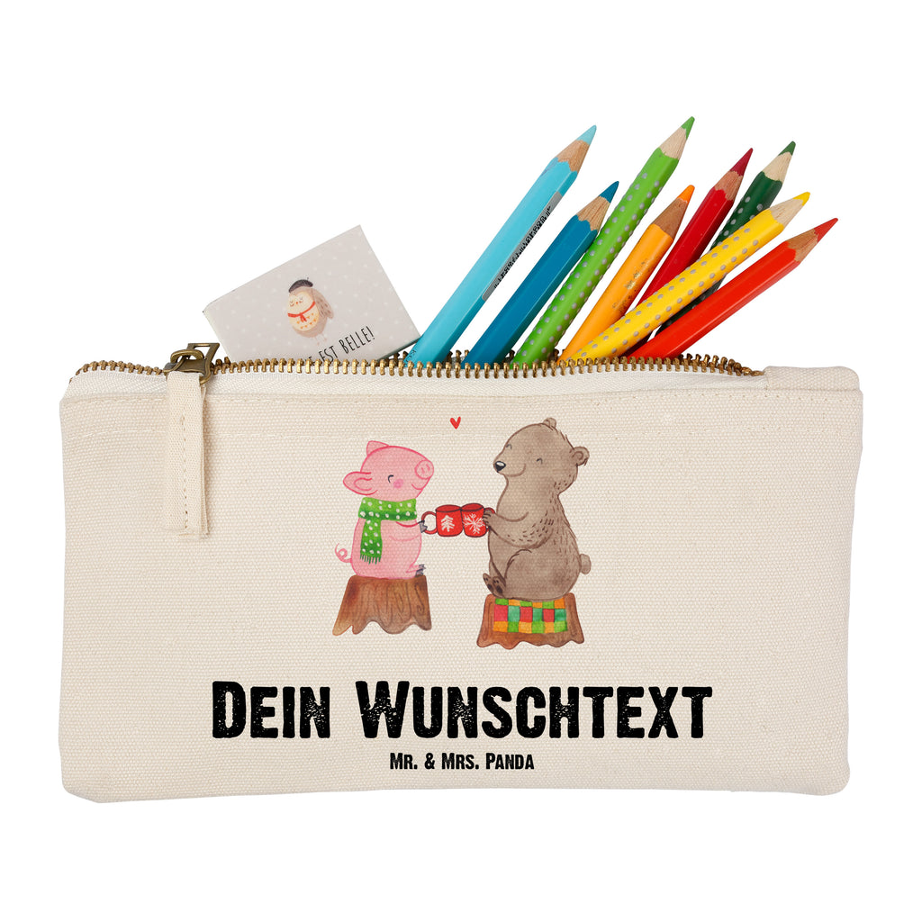 Personalisierte Schminktasche Glühschwein Sause Personalisierte Schminktasche, Personalisierte Kosmetiktasche, Personalisierter Kosmetikbeutel, Personalisiertes Stiftemäppchen, Personalisiertes Etui, Personalisierte Federmappe, Personalisierte Makeup Bag, Personalisiertes Schminketui, Personalisiertes Kosmetiketui, Personalisiertes Schlamperetui, Schminktasche mit Namen, Kosmetiktasche mit Namen, Kosmetikbeutel mit Namen, Stiftemäppchen mit Namen, Etui mit Namen, Federmappe mit Namen, Makeup Bg mit Namen, Schminketui mit Namen, Kosmetiketui mit Namen, Schlamperetui mit Namen, Schminktasche personalisieren, Schminktasche bedrucken, Schminktasche selbst gestalten, Winter, Weihnachten, Weihnachtsdeko, Nikolaus, Advent, Heiligabend, Wintermotiv, Prost, Alles Gute, Weihnachtszeit, Schwein, Bär