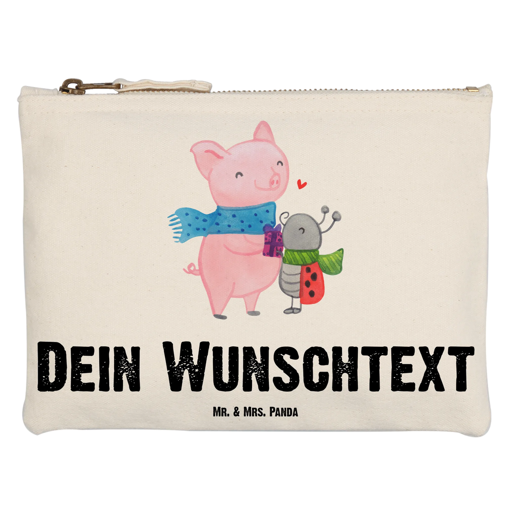 Personalisierte Schminktasche Glühschwein Smörle Personalisierte Schminktasche, Personalisierte Kosmetiktasche, Personalisierter Kosmetikbeutel, Personalisiertes Stiftemäppchen, Personalisiertes Etui, Personalisierte Federmappe, Personalisierte Makeup Bag, Personalisiertes Schminketui, Personalisiertes Kosmetiketui, Personalisiertes Schlamperetui, Schminktasche mit Namen, Kosmetiktasche mit Namen, Kosmetikbeutel mit Namen, Stiftemäppchen mit Namen, Etui mit Namen, Federmappe mit Namen, Makeup Bg mit Namen, Schminketui mit Namen, Kosmetiketui mit Namen, Schlamperetui mit Namen, Schminktasche personalisieren, Schminktasche bedrucken, Schminktasche selbst gestalten, Winter, Weihnachten, Weihnachtsdeko, Nikolaus, Advent, Heiligabend, Wintermotiv, Handgezeichnetes Glühschwein, Kreatives Glühschwein Design, Winterlicher Glühwein Spruch, Glühwein Liebhaber Geschenk, Herzliches Marienkäfer Motiv, Marienkäfer in Winterkleidung, Glühwein ist köstlich Spruch, Smörle der stolze Marienkäfer, Süßer Marienkäfer gibt Geschenk, Romantische Geschenkidee Glühwein