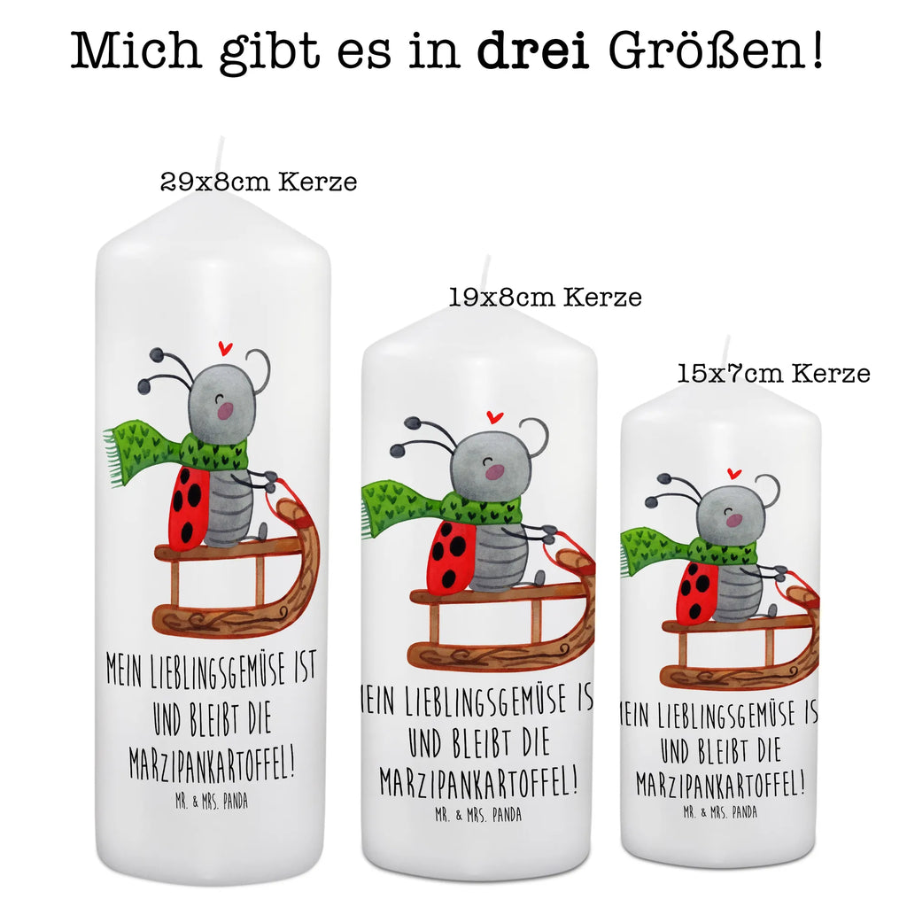 Kerze Smörle Rodeln Kerze, Taufkerze, Kommunionskerze, Geburtstagskerze, Geschenk Kerze, Taufgeschenk Kerze, Kerze mit Druck, Besondere Kerze, Geschenkidee Kerze, Kerze für Kommunion, Geburtstag Kerze, Kommunion Kerze, Winter, Weihnachten, Weihnachtsdeko, Nikolaus, Advent, Heiligabend, Wintermotiv, Schlittenfahren, Smörle, Marzipan