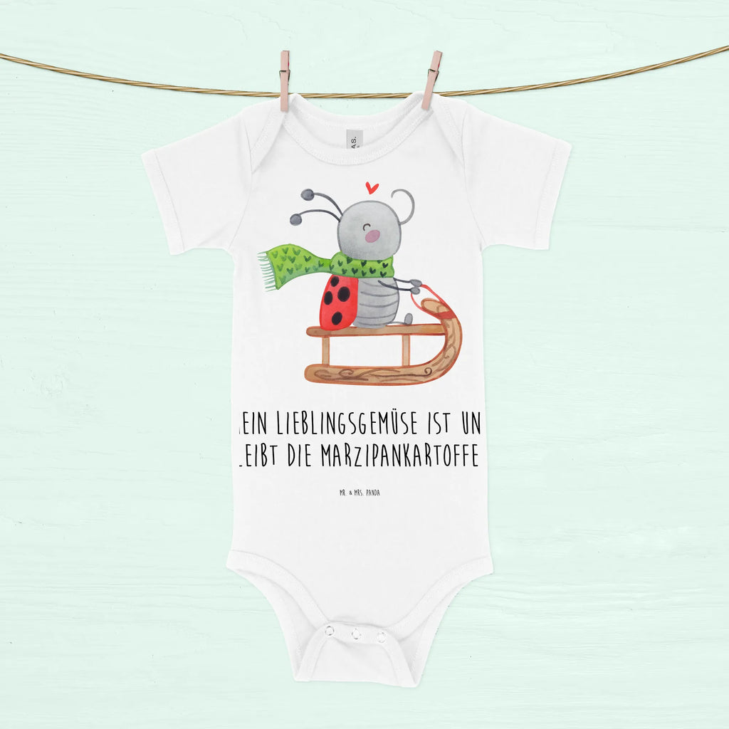 Baby Body Smörle Rodeln Babykleidung, Babystrampler, Strampler, Wickelbody, Baby Erstausstattung, Baby-Body, Baby-Strampler, Baby-Kleidung, Kurzarm-Strampler, Baby-Overall, Baby-Romper, Winter, Weihnachten, Weihnachtsdeko, Nikolaus, Advent, Heiligabend, Wintermotiv, Schlittenfahren, Smörle, Marzipan