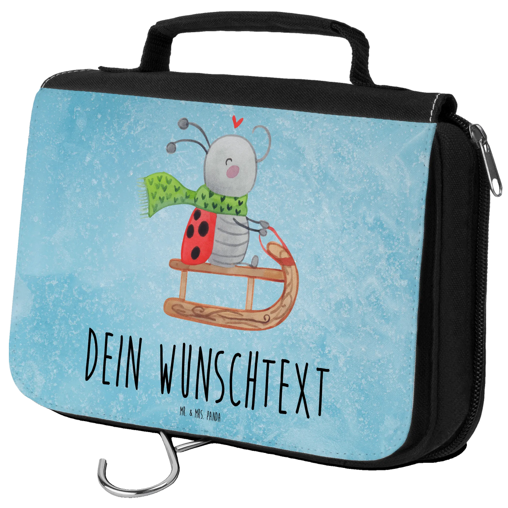 Personalisierter Kulturbeutel Smörle Rodeln Personalisierter Kulturbeutel, Personalisierte Waschtasche, Personalisierte Kosmetiktasche, Damen, Herren, Personalisierte Aufbewahrungstasche, Personalisierte Schminktasche, Personalisierter Kosmetikbeutel, Personalisierter Organizer, Personalisierte Kulturtasche, Personalisierte Schminkutensil, Personalisierung, Wunschtext, Wunschname, Selbst bedrucken, Kulturbeutel mit Namen, Winter, Weihnachten, Weihnachtsdeko, Nikolaus, Advent, Heiligabend, Wintermotiv, Schlittenfahren, Smörle, Marzipan