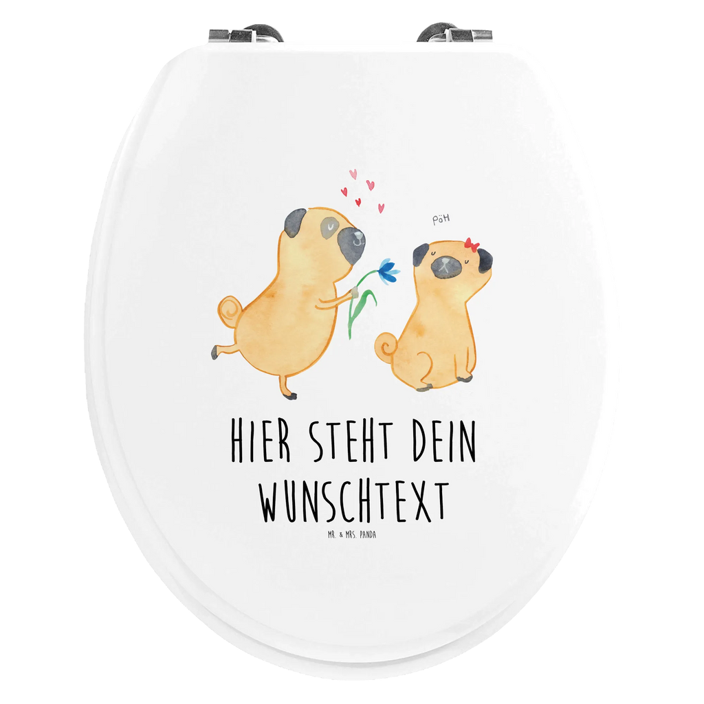 Personalisierter WC Sitz Motiv Mops verliebt Personalisierte Klobrille, Personalisierter Klodeckel, Personalisierter Toilettendeckel, Personalisierter WC-Sitz, Toilettendeckel mit Namen, WC Sitz mit Namen, Hund, Hundemotiv, Haustier, Hunderasse, Tierliebhaber, Hundebesitzer, Sprüche, Mops, Möpse, Hundeliebe, verliebt, Liebe, Liebesspruch. Verlobt, Geschenk Freund, Partner