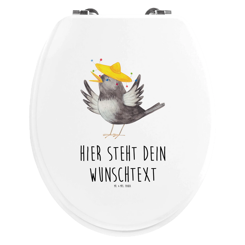 Personalisierter WC Sitz Motiv Rabe mit Sombrero Personalisierte Klobrille, Personalisierter Klodeckel, Personalisierter Toilettendeckel, Personalisierter WC-Sitz, Toilettendeckel mit Namen, WC Sitz mit Namen, Tiermotive, Gute Laune, lustige Sprüche, Tiere, Rabe, Vogel, Vögel, Spruch positiv, fröhlich sein, glücklich sein, Glück Spruch, froh, Elster, Motivation