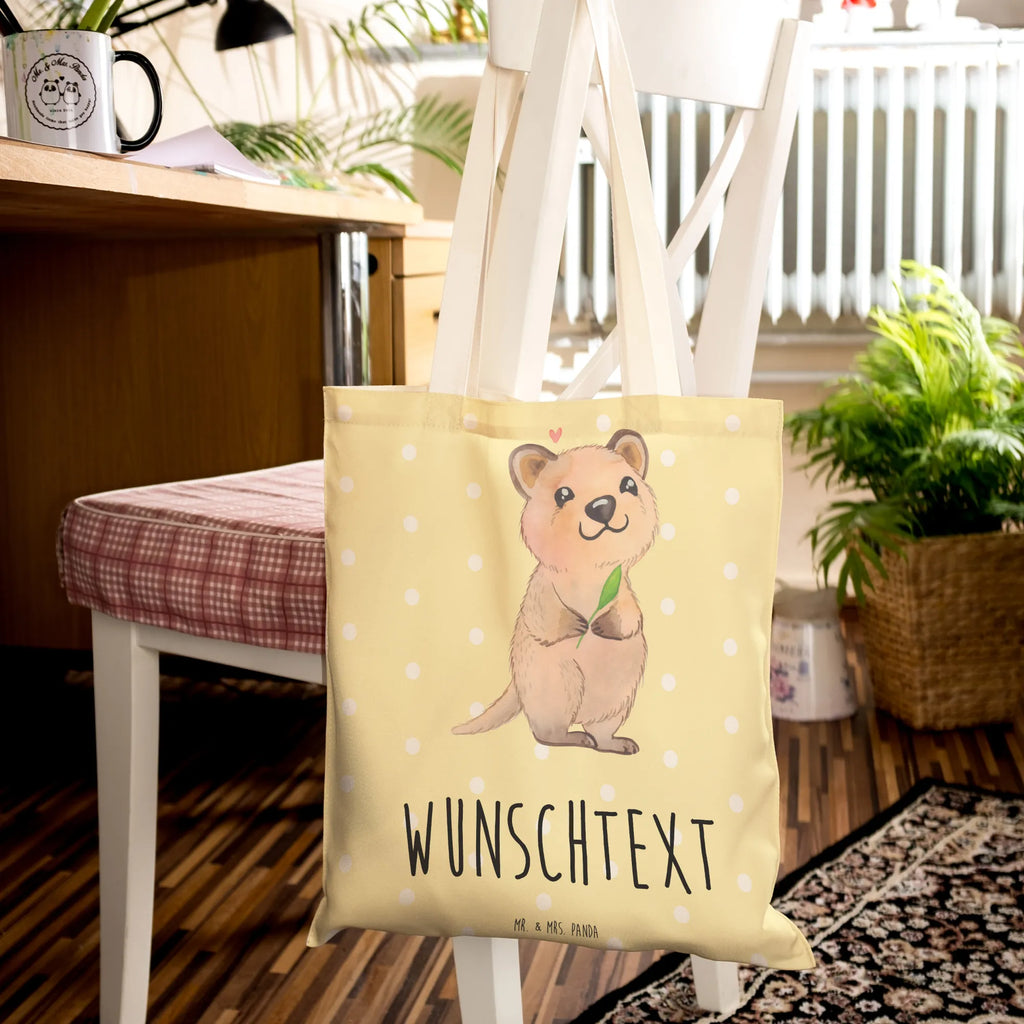 Personalisierte Einkaufstasche Quokka Happy Personalisierte Tragetasche, Personalisierte Tasche, Personalisierter Beutel, Personalisierte Stofftasche, Personalisierte Baumwolltasche, Personalisierte Umhängetasche, Personalisierter Shopper, Personalisierte Einkaufstasche, Personalisierte Beuteltasche, Tragetasche mit Namen, Tasche mit Namen, Beutel mit Namen, Stofftasche mit Namen, Baumwolltasche mit Namen, Umhängetasche mit Namen, Shopper mit Namen, Einkaufstasche mit Namen, Beuteltasche, Wunschtext, Wunschnamen, Personalisierbar, Personalisierung, Tiermotive, Gute Laune, lustige Sprüche, Tiere, Quokka, Verschieben, Aufschieberitis, Lustiger Spruch, Niedliches Tier, Dinge erledigen