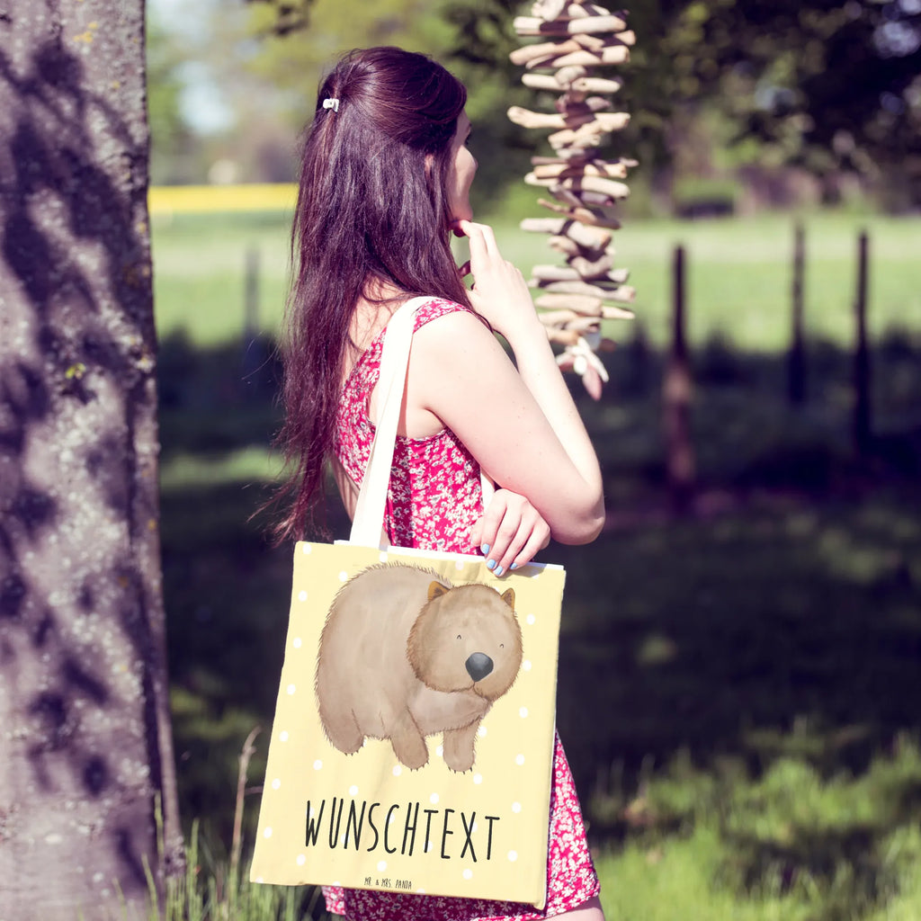 Personalisierte Einkaufstasche Wombat Personalisierte Tragetasche, Personalisierte Tasche, Personalisierter Beutel, Personalisierte Stofftasche, Personalisierte Baumwolltasche, Personalisierte Umhängetasche, Personalisierter Shopper, Personalisierte Einkaufstasche, Personalisierte Beuteltasche, Tragetasche mit Namen, Tasche mit Namen, Beutel mit Namen, Stofftasche mit Namen, Baumwolltasche mit Namen, Umhängetasche mit Namen, Shopper mit Namen, Einkaufstasche mit Namen, Beuteltasche, Wunschtext, Wunschnamen, Personalisierbar, Personalisierung, Tiermotive, Gute Laune, lustige Sprüche, Tiere, Wombat, Das Leben ist schön, Motivation, Spruch, Australien