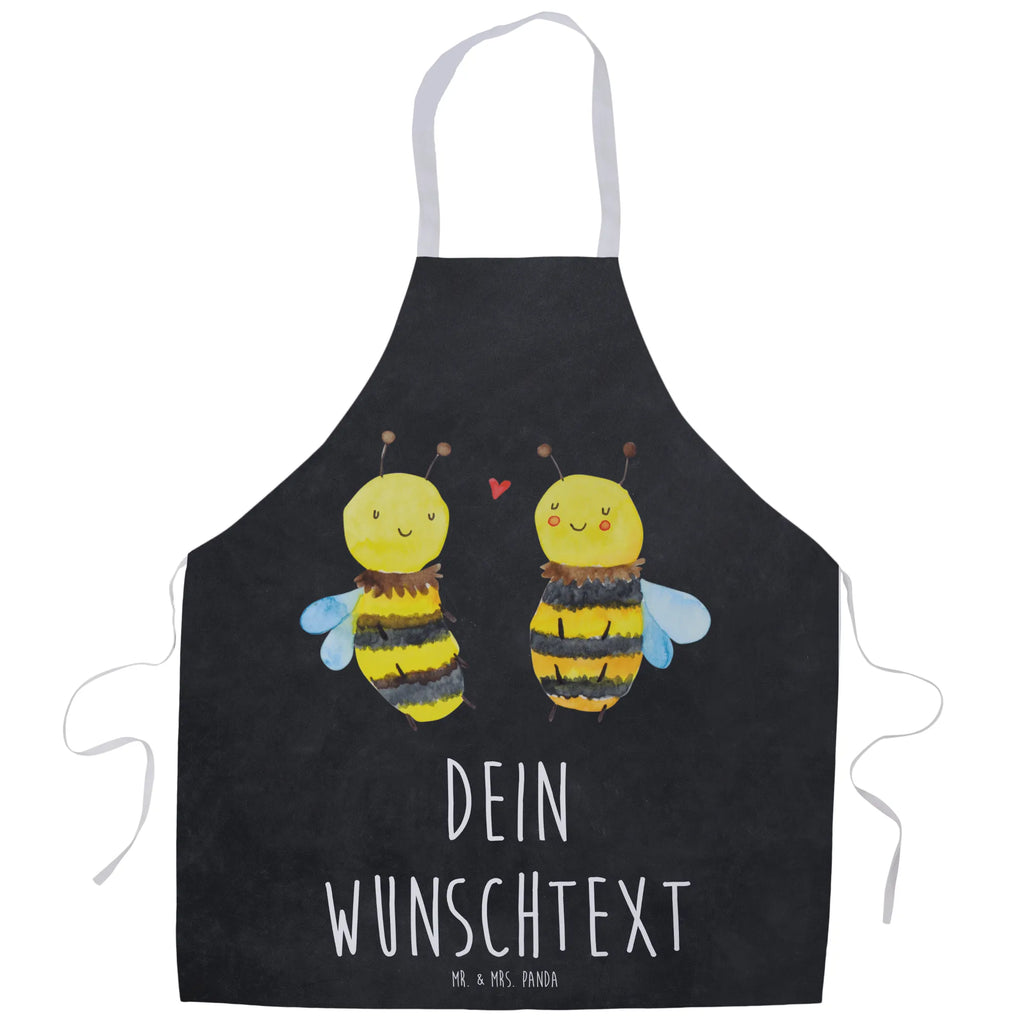 Personalisierte Kochschürze Biene Verliebt Personalisierte Kochschürze, Personalisierte Schürze, Personalisierte Backschürze, Personalisierte Küchenschürze, Personalisierte Grillschürze, Personalisierte Latzschürze, Kochschürze mit Namen, Schürze mit Namen, Backschürze mit Namen, Küchenschürze mit Namen, Grillschürze mit Namen, Latzschürze mit Namen, Schürze bedrucken, Kochschürze personalisiert, Kochschürze personalisieren, Personalisierte Kochschürzen, Schürze personalisiert, Grillschürze personalisieren, Schürze personalisieren, Grillschürze personalisiert, Kochschürze bedrucken, Kochschürze selbst gestalten, Schürze selbst gestalten, Grillschürze bedrucken, Biene, Wespe, Hummel