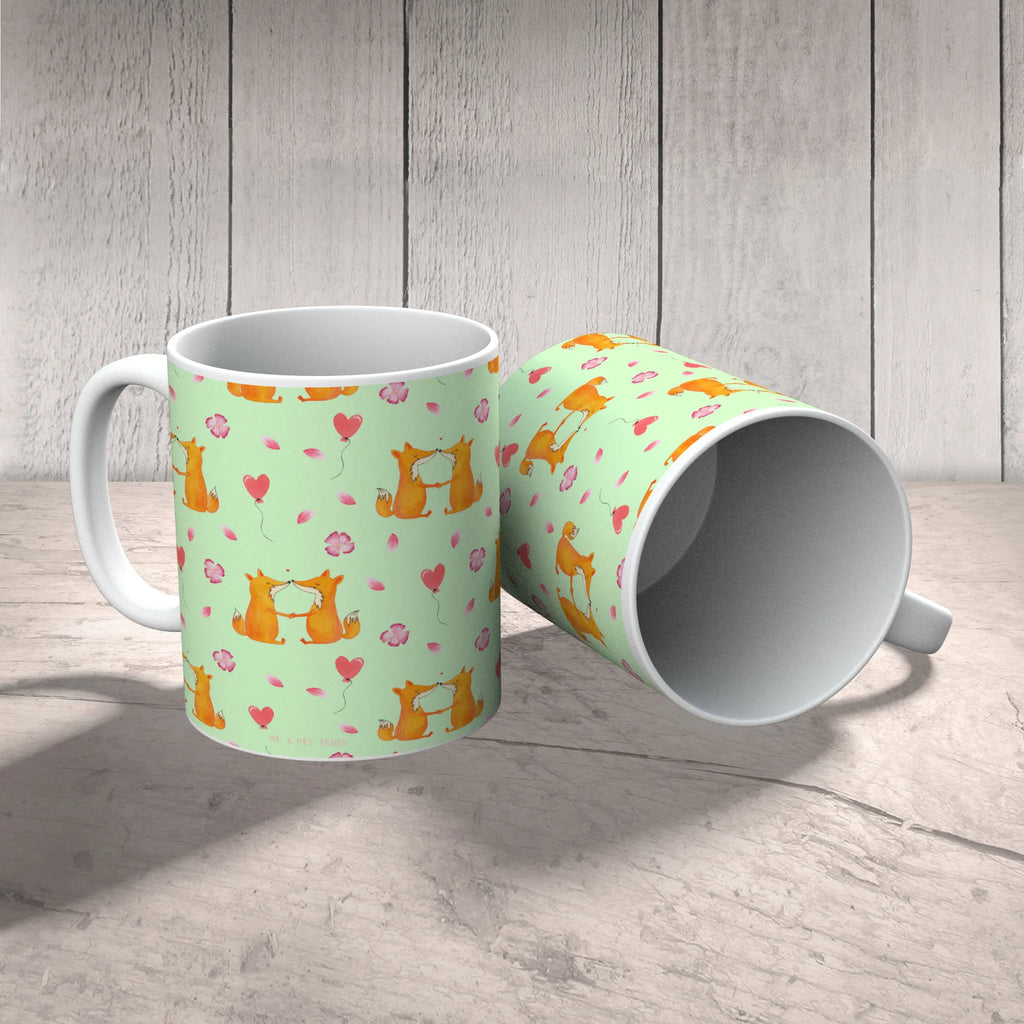 Tasse Füchse Liebe Muster Tasse, Kaffeetasse, Teetasse, Becher, Kaffeebecher, Teebecher, Keramiktasse, Porzellantasse, Büro Tasse, Geschenk Tasse, Tasse Sprüche, Tasse Motive, Kaffeetassen, Tasse bedrucken, Designer Tasse, Cappuccino Tassen, Schöne Teetassen, Fuchs, Füchse, Fox, Liebe, Liebespaar, Paar, Partner, Freundin, Freund, Ehe, Verlobte, Ehemann, Ehefrau, Liebesbeweis