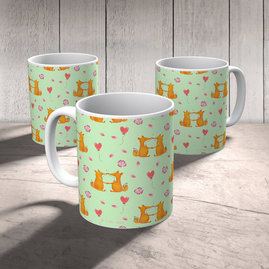 Tasse Füchse Liebe Muster Tasse, Kaffeetasse, Teetasse, Becher, Kaffeebecher, Teebecher, Keramiktasse, Porzellantasse, Büro Tasse, Geschenk Tasse, Tasse Sprüche, Tasse Motive, Kaffeetassen, Tasse bedrucken, Designer Tasse, Cappuccino Tassen, Schöne Teetassen, Fuchs, Füchse, Fox, Liebe, Liebespaar, Paar, Partner, Freundin, Freund, Ehe, Verlobte, Ehemann, Ehefrau, Liebesbeweis