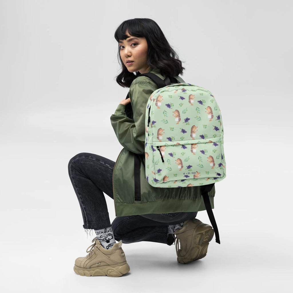 Rucksack Igel Wein Muster Rucksack, Laptoprucksack, Notebookrucksack, Schulrucksack für Laptop, Arbeitsrucksack für Laptop, Reiserucksack für Laptop, Rucksack für Alltag, Rucksack für Schule, Rucksack für Uni, Rucksack für Notebook, Rucksack für Computer, wetterfester Rucksack, regenfester Rucksack, strapazierfähiger Rucksack, Tiermotive, Gute Laune, lustige Sprüche, Tiere, Wein Spruch, Igel, Geschenk Weintrinker, Geschenk Weinliebhaber, Wein Deko, Weinglas, Rotwein, Weißwein, Wein trinken