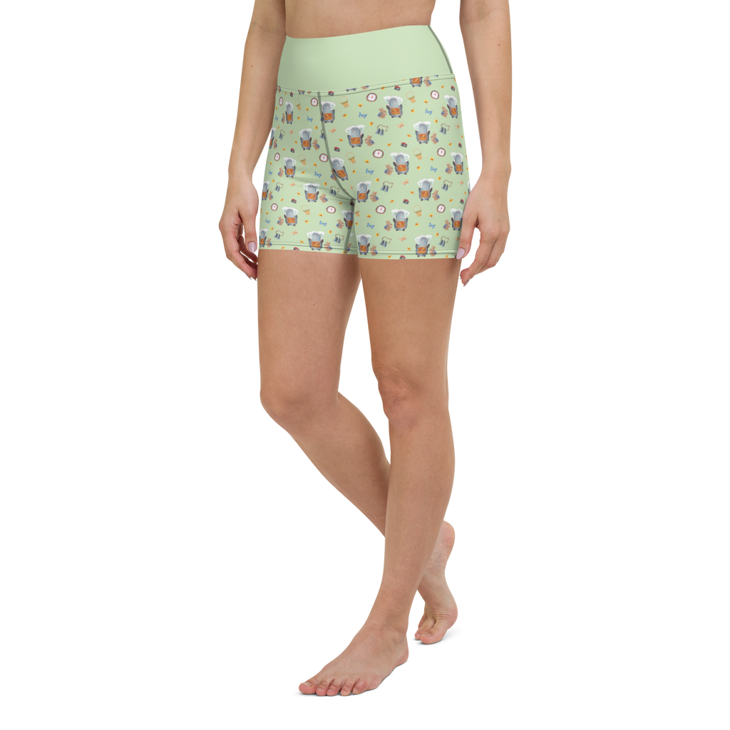 Yoga Shorts Pinguin & Maus Wanderer Muster Yoga Shorts, Yogashorts, Sporthose, Sportshorts, Fitnesshose, Sportshorts Damen, Yoga Shorts Damen, Yogabekleidung, Sportbekleidung, Pinguin, Pinguine, Abenteurer, Abenteuer, Roadtrip, Ausflug, Wanderlust, wandern