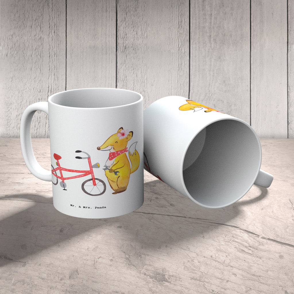 Tasse Zweirad Mechatronikerin mit Herz Tasse, Kaffeetasse, Teetasse, Becher, Kaffeebecher, Teebecher, Keramiktasse, Porzellantasse, Büro Tasse, Geschenk Tasse, Tasse Sprüche, Tasse Motive, Kaffeetassen, Tasse bedrucken, Designer Tasse, Cappuccino Tassen, Schöne Teetassen, Beruf, Ausbildung, Jubiläum, Abschied, Rente, Kollege, Kollegin, Geschenk, Schenken, Arbeitskollege, Mitarbeiter, Firma, Danke, Dankeschön