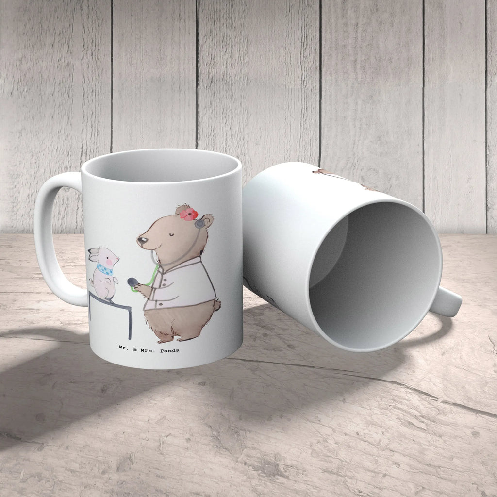 Tasse Tierärztin mit Herz Tasse, Kaffeetasse, Teetasse, Becher, Kaffeebecher, Teebecher, Keramiktasse, Porzellantasse, Büro Tasse, Geschenk Tasse, Tasse Sprüche, Tasse Motive, Kaffeetassen, Tasse bedrucken, Designer Tasse, Cappuccino Tassen, Schöne Teetassen, Beruf, Ausbildung, Jubiläum, Abschied, Rente, Kollege, Kollegin, Geschenk, Schenken, Arbeitskollege, Mitarbeiter, Firma, Danke, Dankeschön