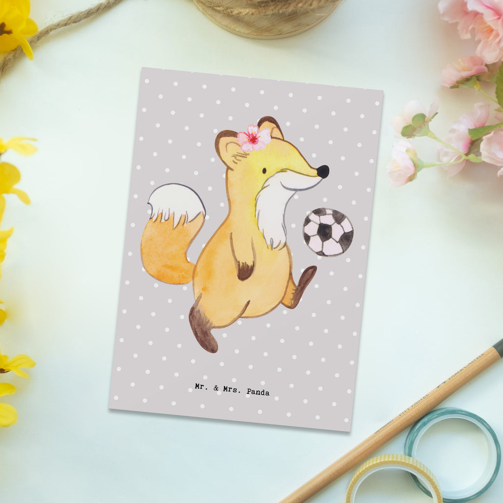 Postkarte Fußballerin mit Herz Postkarte, Karte, Geschenkkarte, Grußkarte, Einladung, Ansichtskarte, Geburtstagskarte, Einladungskarte, Dankeskarte, Ansichtskarten, Einladung Geburtstag, Einladungskarten Geburtstag, Beruf, Ausbildung, Jubiläum, Abschied, Rente, Kollege, Kollegin, Geschenk, Schenken, Arbeitskollege, Mitarbeiter, Firma, Danke, Dankeschön, Fußballerin, Fußballspielerin, Profi Fußballerin, Fußballspiel, Glücksbringer