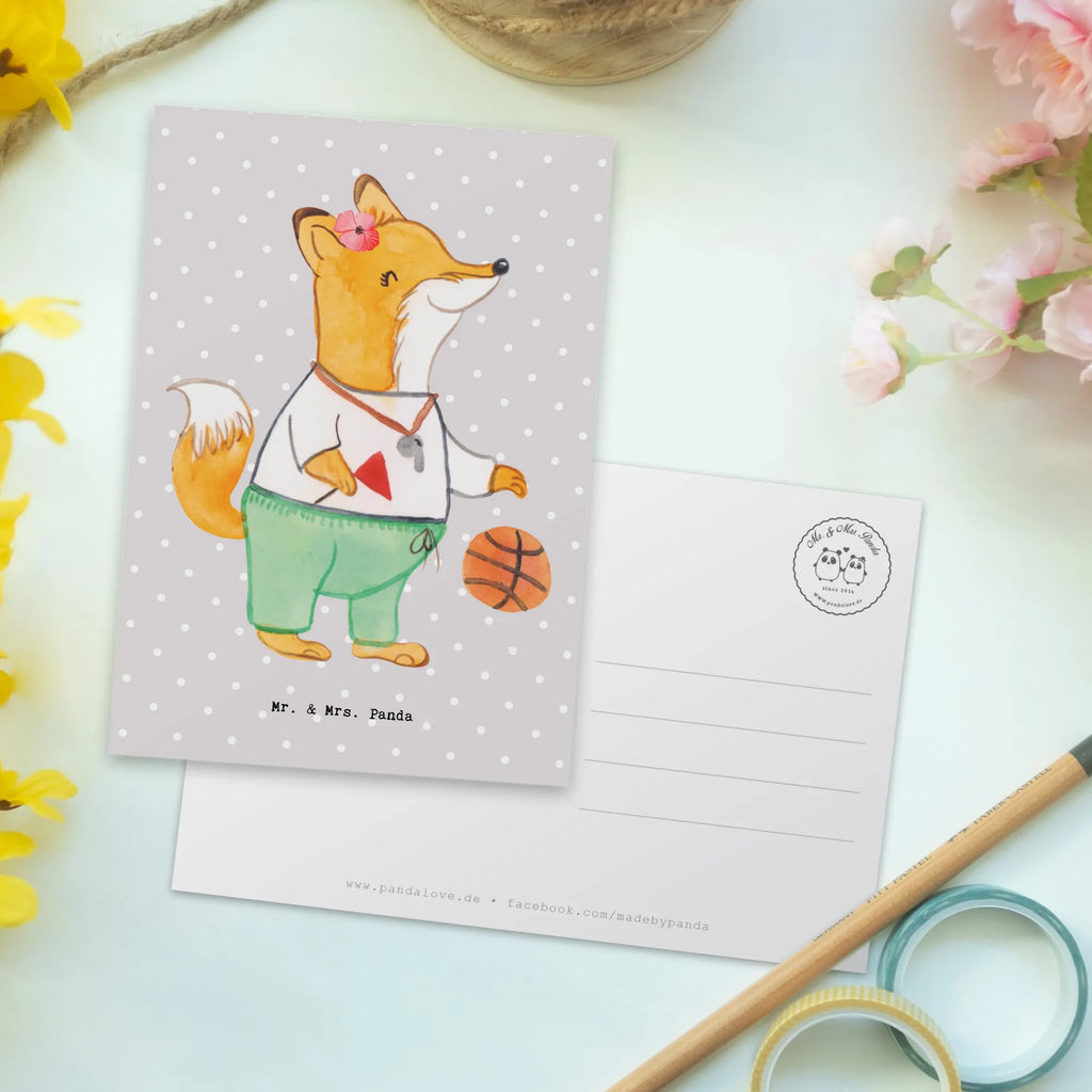 Postkarte Basketballtrainerin mit Herz Postkarte, Karte, Geschenkkarte, Grußkarte, Einladung, Ansichtskarte, Geburtstagskarte, Einladungskarte, Dankeskarte, Ansichtskarten, Einladung Geburtstag, Einladungskarten Geburtstag, Beruf, Ausbildung, Jubiläum, Abschied, Rente, Kollege, Kollegin, Geschenk, Schenken, Arbeitskollege, Mitarbeiter, Firma, Danke, Dankeschön, Basketballtrainerin, Basketball, Sport, Ballsport, Basketballcoach, Basketballerin, Verein