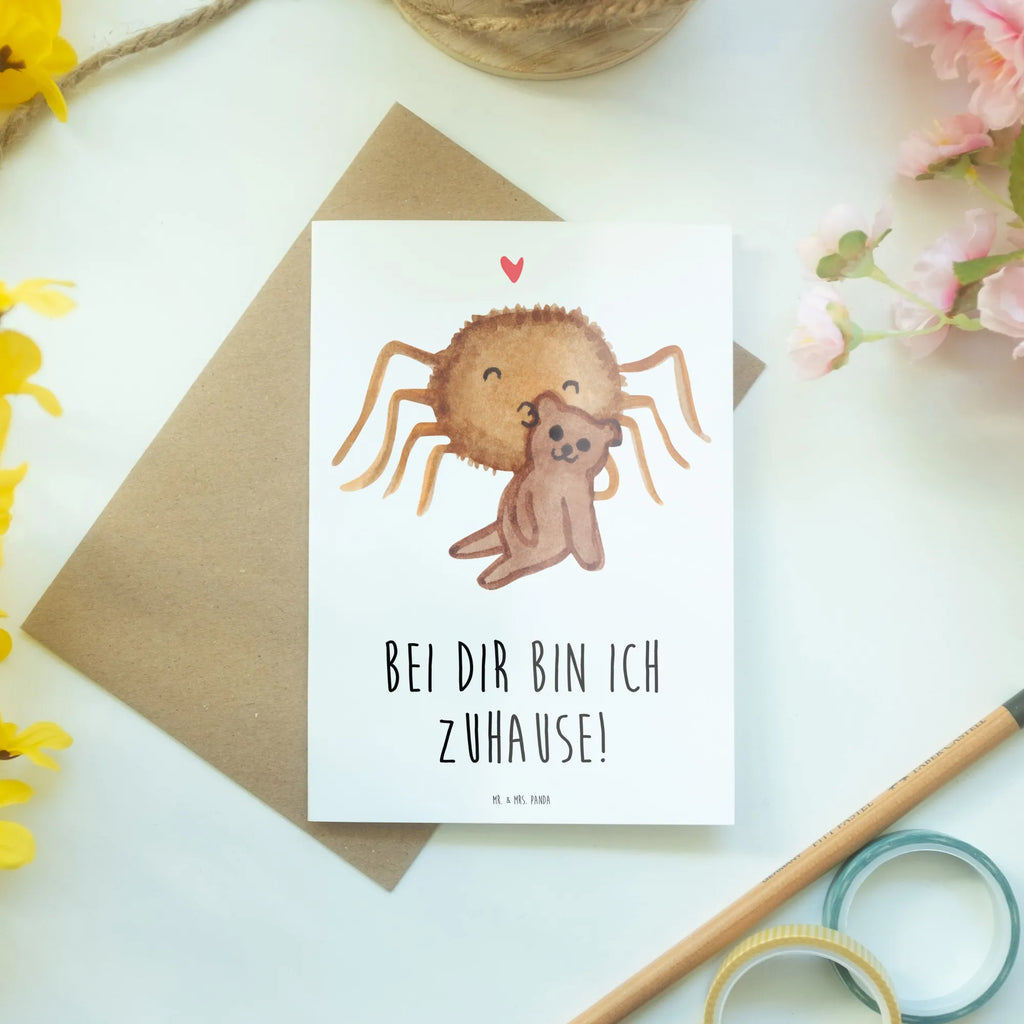 Grußkarte Spinne Agathe Teddy Grußkarte, Klappkarte, Einladungskarte, Glückwunschkarte, Hochzeitskarte, Geburtstagskarte, Karte, Ansichtskarten, Spinne Agathe, Spinne, Agathe, Videos, Merchandise, Freundschaft, Liebesgeschenk, Verliebt, Liebesbeweis, Teddy, Treue, Miteinander, Dankeschön