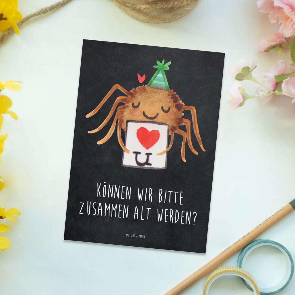 Postkarte Spinne Agathe Brief Postkarte, Karte, Geschenkkarte, Grußkarte, Einladung, Ansichtskarte, Geburtstagskarte, Einladungskarte, Dankeskarte, Ansichtskarten, Einladung Geburtstag, Einladungskarten Geburtstag, Spinne Agathe, Spinne, Agathe, Videos, Merchandise, Liebesbeweis, Ich Liebe dich, Heiratsantrag, Verliebt, Liebespaar, Liebesgeschenk, Treuebeweis, Treuetest