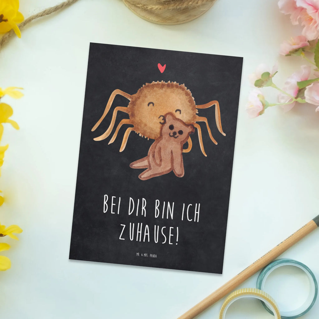 Postkarte Spinne Agathe Teddy Postkarte, Karte, Geschenkkarte, Grußkarte, Einladung, Ansichtskarte, Geburtstagskarte, Einladungskarte, Dankeskarte, Ansichtskarten, Einladung Geburtstag, Einladungskarten Geburtstag, Spinne Agathe, Spinne, Agathe, Videos, Merchandise, Freundschaft, Liebesgeschenk, Verliebt, Liebesbeweis, Teddy, Treue, Miteinander, Dankeschön