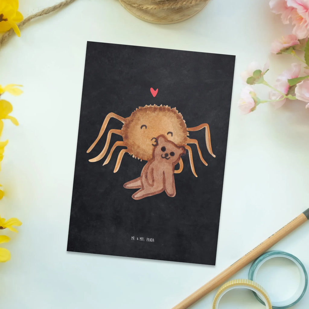 Postkarte Spinne Agathe Teddy Postkarte, Karte, Geschenkkarte, Grußkarte, Einladung, Ansichtskarte, Geburtstagskarte, Einladungskarte, Dankeskarte, Ansichtskarten, Einladung Geburtstag, Einladungskarten Geburtstag, Spinne Agathe, Spinne, Agathe, Videos, Merchandise, Freundschaft, Liebesgeschenk, Verliebt, Liebesbeweis, Teddy, Treue, Miteinander, Dankeschön