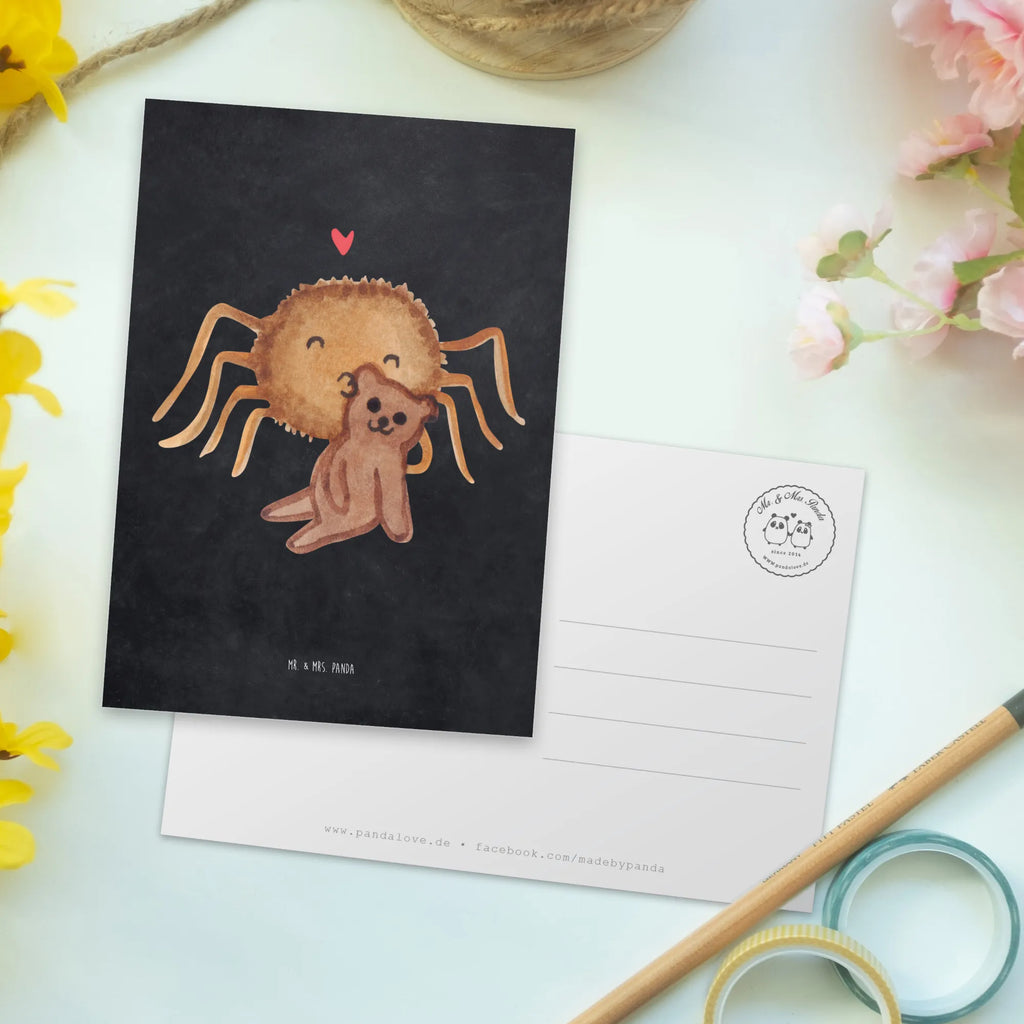 Postkarte Spinne Agathe Teddy Postkarte, Karte, Geschenkkarte, Grußkarte, Einladung, Ansichtskarte, Geburtstagskarte, Einladungskarte, Dankeskarte, Ansichtskarten, Einladung Geburtstag, Einladungskarten Geburtstag, Spinne Agathe, Spinne, Agathe, Videos, Merchandise, Freundschaft, Liebesgeschenk, Verliebt, Liebesbeweis, Teddy, Treue, Miteinander, Dankeschön