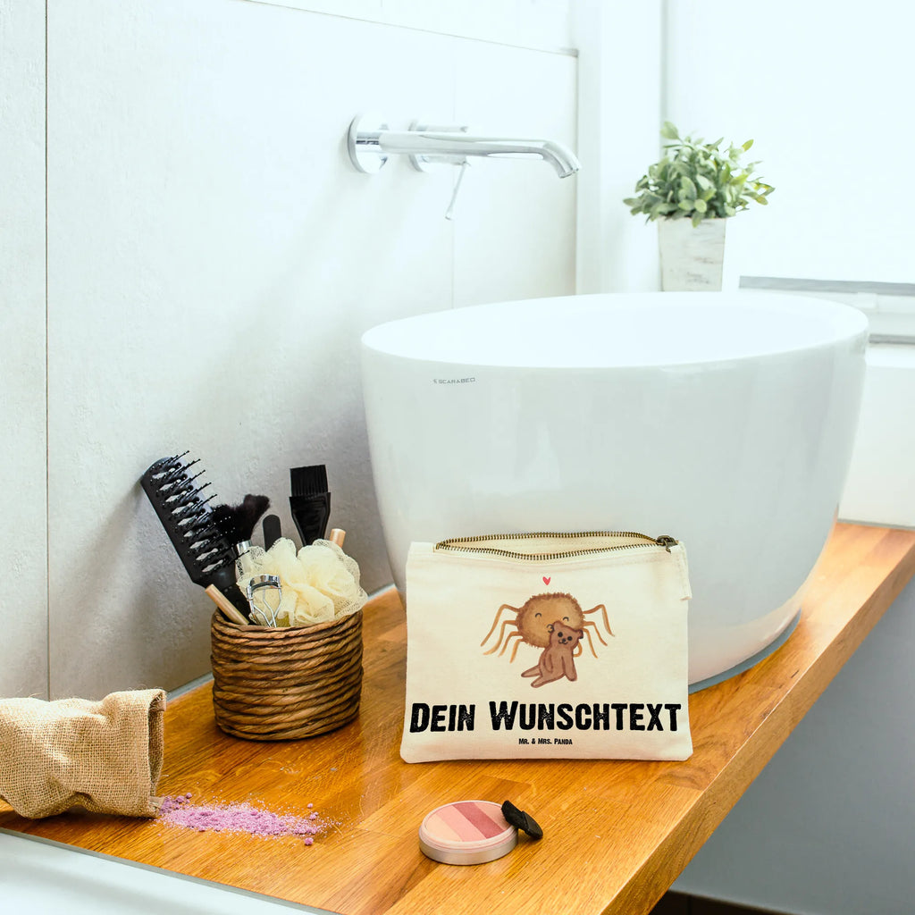 Personalisierte Schminktasche Spinne Agathe Teddy Personalisierte Schminktasche, Personalisierte Kosmetiktasche, Personalisierter Kosmetikbeutel, Personalisiertes Stiftemäppchen, Personalisiertes Etui, Personalisierte Federmappe, Personalisierte Makeup Bag, Personalisiertes Schminketui, Personalisiertes Kosmetiketui, Personalisiertes Schlamperetui, Schminktasche mit Namen, Kosmetiktasche mit Namen, Kosmetikbeutel mit Namen, Stiftemäppchen mit Namen, Etui mit Namen, Federmappe mit Namen, Makeup Bg mit Namen, Schminketui mit Namen, Kosmetiketui mit Namen, Schlamperetui mit Namen, Schminktasche personalisieren, Schminktasche bedrucken, Schminktasche selbst gestalten, Spinne Agathe, Spinne, Agathe, Videos, Merchandise, Freundschaft, Liebesgeschenk, Verliebt, Liebesbeweis, Teddy, Treue, Miteinander, Dankeschön