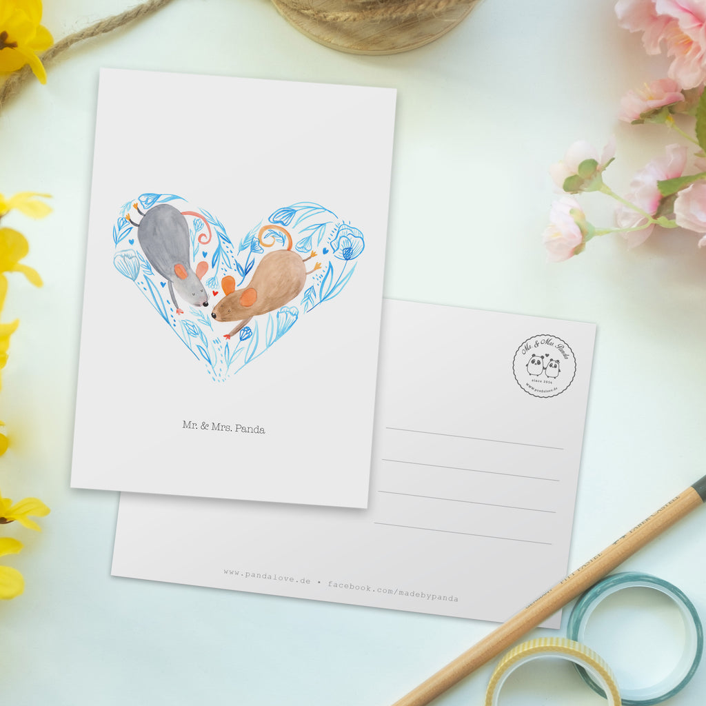 Postkarte Hochzeit Mäuse Herz Postkarte, Karte, Geschenkkarte, Grußkarte, Einladung, Ansichtskarte, Geburtstagskarte, Einladungskarte, Dankeskarte, Ansichtskarten, Einladung Geburtstag, Einladungskarten Geburtstag, Hochzeit, Hochzeitsgeschenk, Ehe, Hochzeitsfeier, Trauung, Trauungsgeschenk, Hochzeitskarte, Verlobungsfeier, Verlobungsgeschenk, Hochzeitsgeschenkideen, Hochzeitsgeschenke für Brautpaar, Maus, Mäuse, Paar, Liebe, Freund, Freundin, Paargeschenk