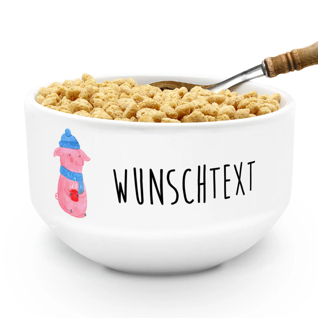 Personalisierte Müslischale Lallelndes Glühschwein Müslischale, Müslischüssel, Früstücksschüssel, Schüssel, Keramik Schüssel, Dessertschüssel, Salatschüssel, Suppenschüssel, Obstschale, Porzellan Schale, Snackschale, Müs­lischale personalisiert, Personalisierte Müs­lischale, Müs­lischale mit Namen, Personalisierte Schüsseln, Schüssel personalisieren, Müs­lischale Spruch, Schale personalisieren, Personalisierte Schale, Müs­lischale Geschenk, Müs­lischale mit Text, Bedruckte Müs­lischale, Müs­lischale Namen, Müs­lischale Name, Große Müs­lischale mit Namen, Müs­lischale mit Name, Winter, Weihnachten, Weihnachtsdeko, Nikolaus, Advent, Heiligabend, Wintermotiv, Glühwein, Betrunken, Weihnachtsmarkt, Spruch