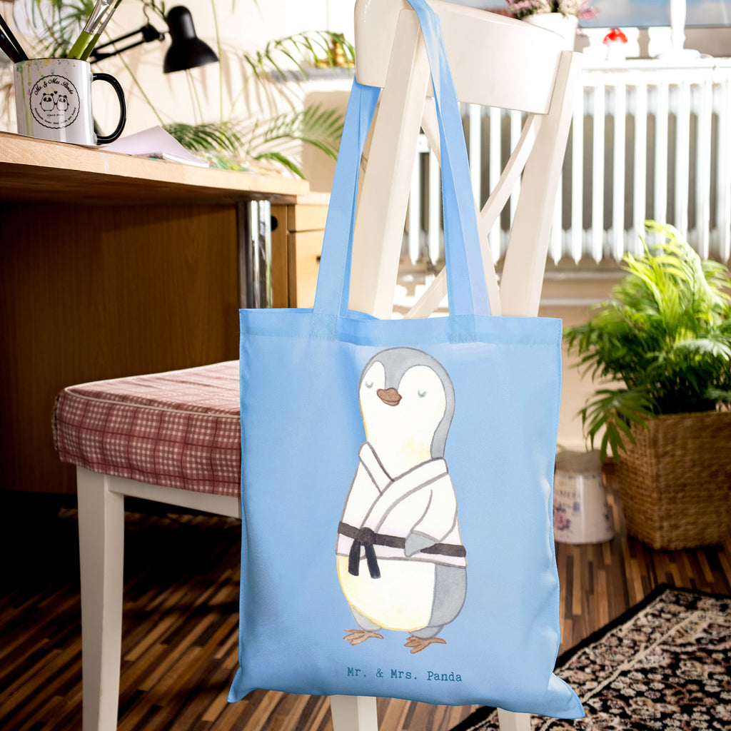 Tragetasche Pinguin Karate Beuteltasche, Beutel, Einkaufstasche, Jutebeutel, Stoffbeutel, Tasche, Shopper, Umhängetasche, Strandtasche, Schultertasche, Stofftasche, Tragetasche, Badetasche, Jutetasche, Einkaufstüte, Laptoptasche, Geschenk, Sport, Sportart, Hobby, Schenken, Danke, Dankeschön, Auszeichnung, Gewinn, Sportler, Karate, Kampfsportart, Selbstverteidigung, Kampfkunst, Karate Verein